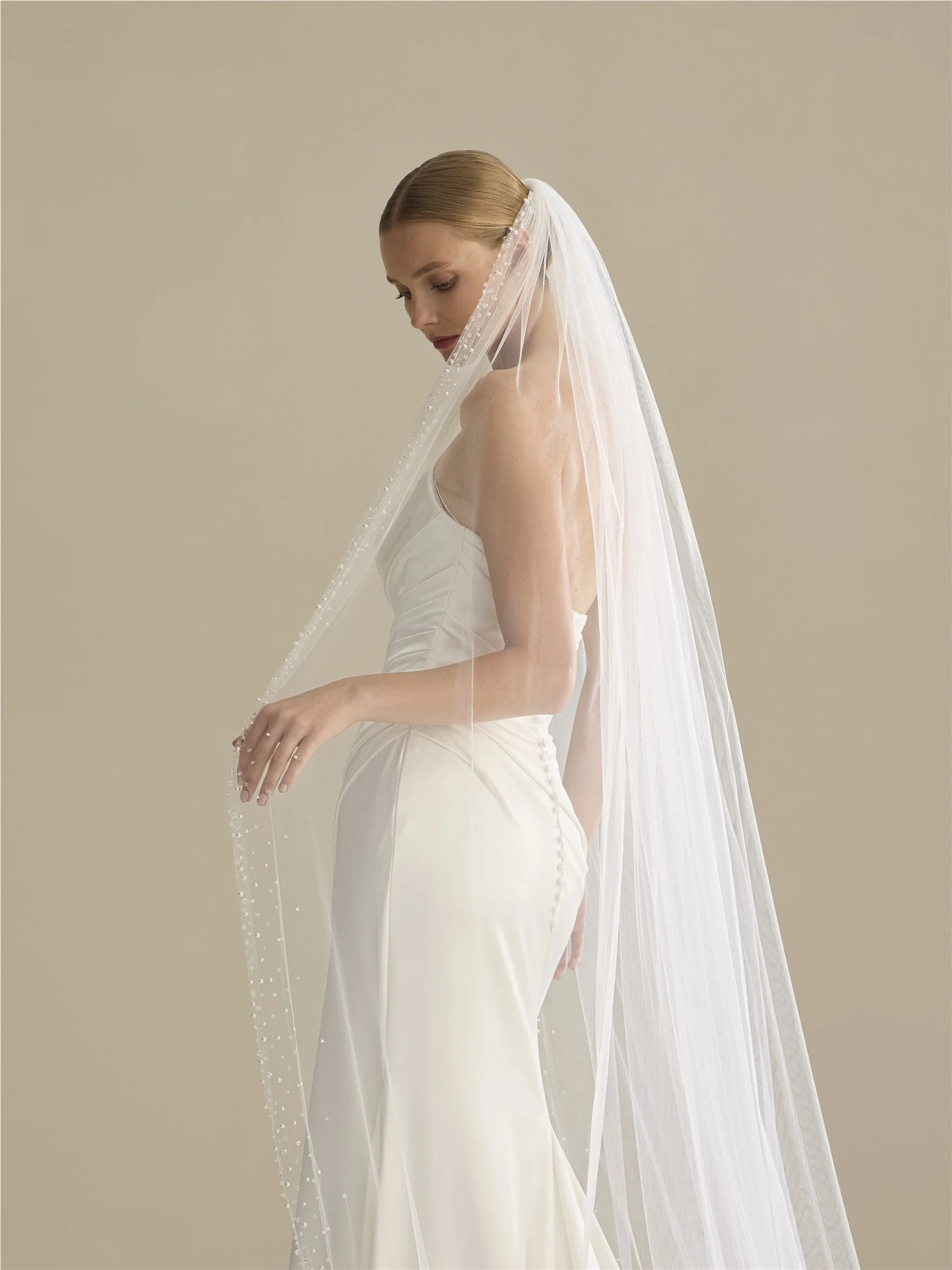 V-LA74 Tulle veil with rhinestones 3 V-LA74 Tulle veil with rhinestones