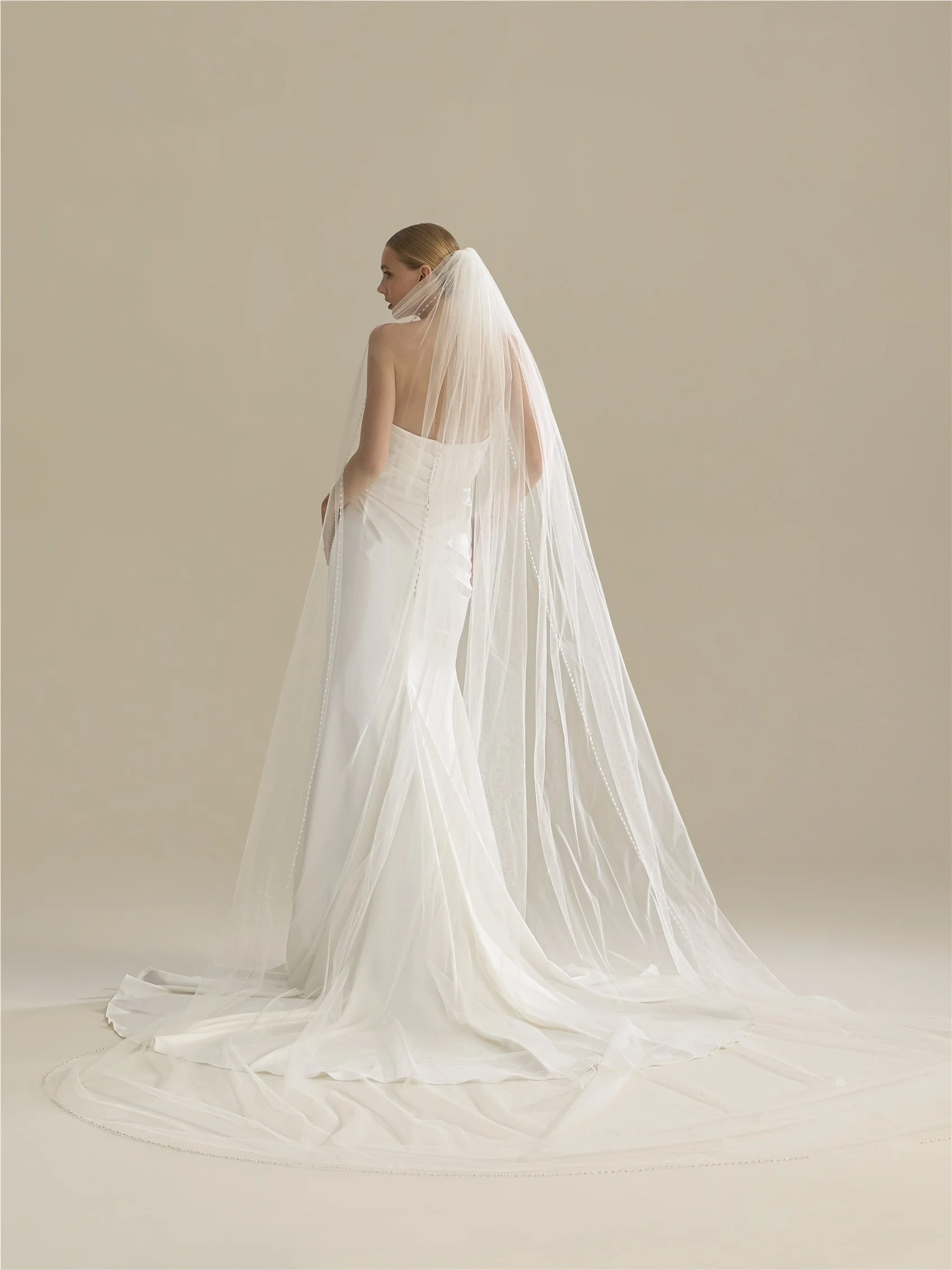 V-LA75 Tulle veil with rhinestones