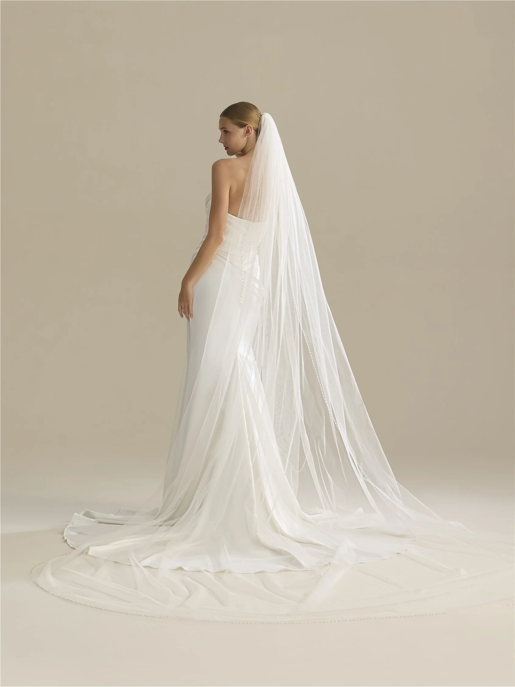 V-LA75 Tulle veil with rhinestones