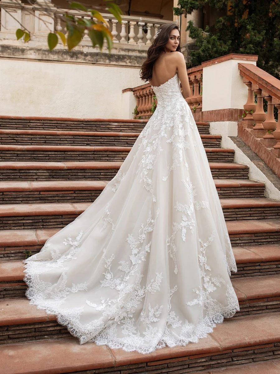 ELCIRA Wedding dress with open back, princess cut and sweetheart neckline 2 ELCIRA Wedding dress with open back, princess cut and sweetheart neckline