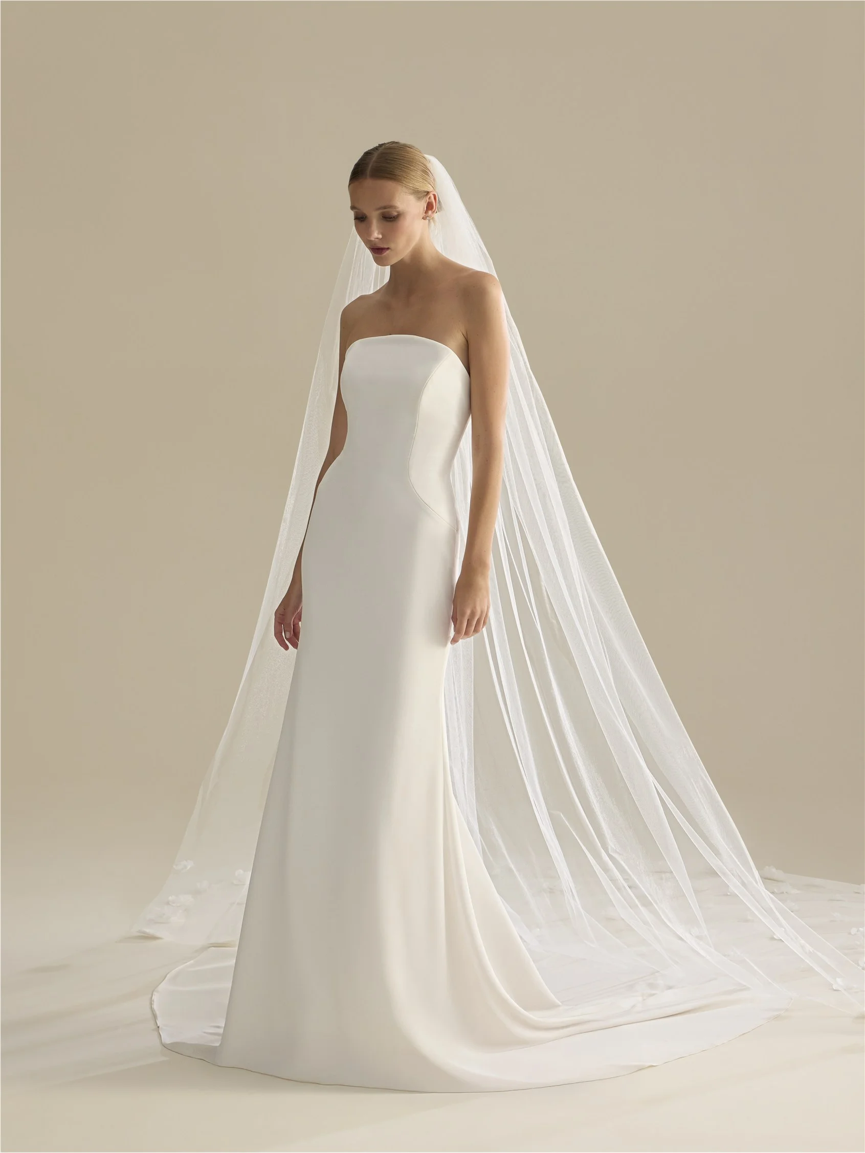 V-LA77 Tulle veil with flowers 1 V-LA77 Tulle veil with flowers