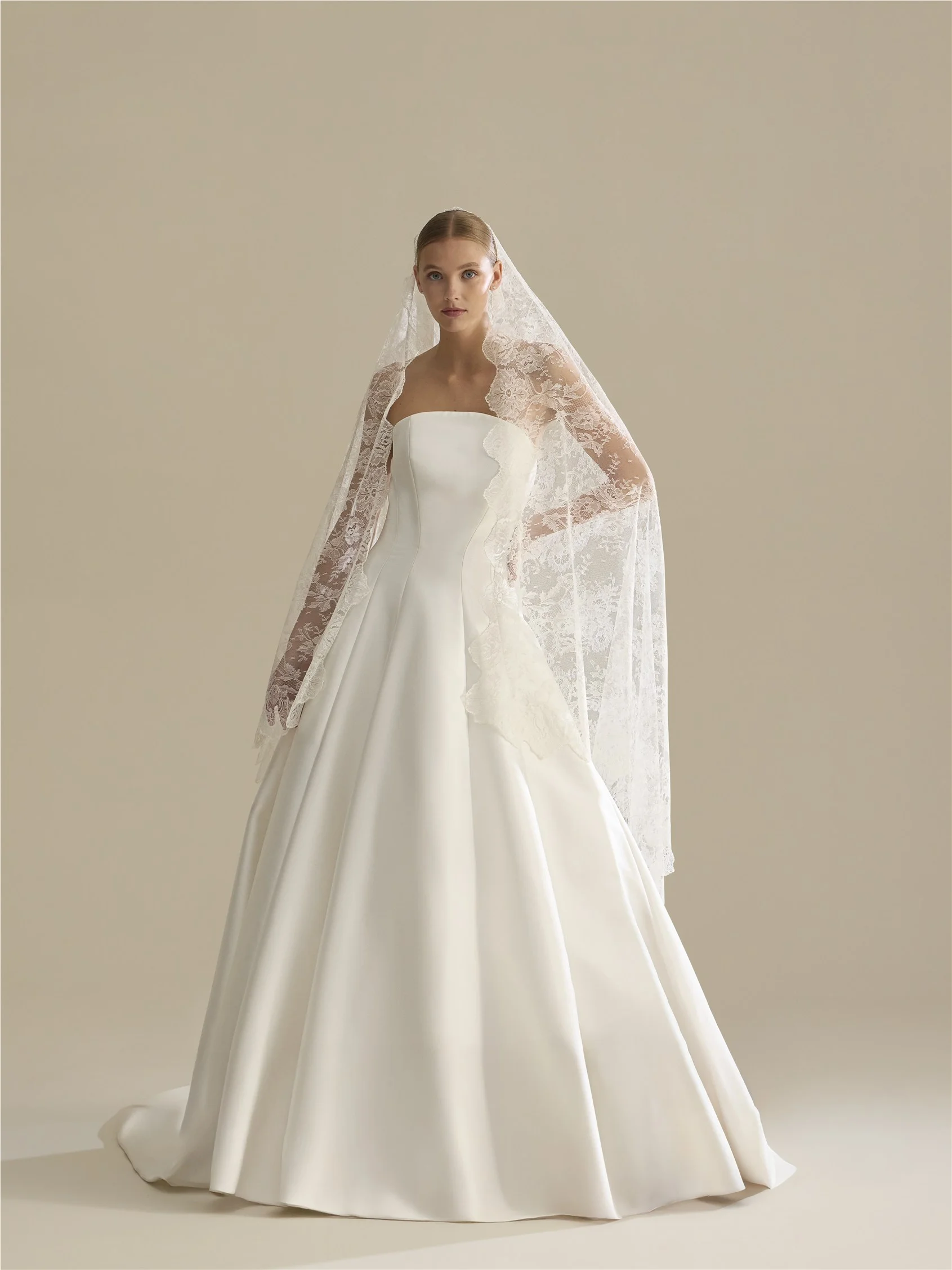 M-LA02 Chantilly veil 1 M-LA02 Chantilly veil