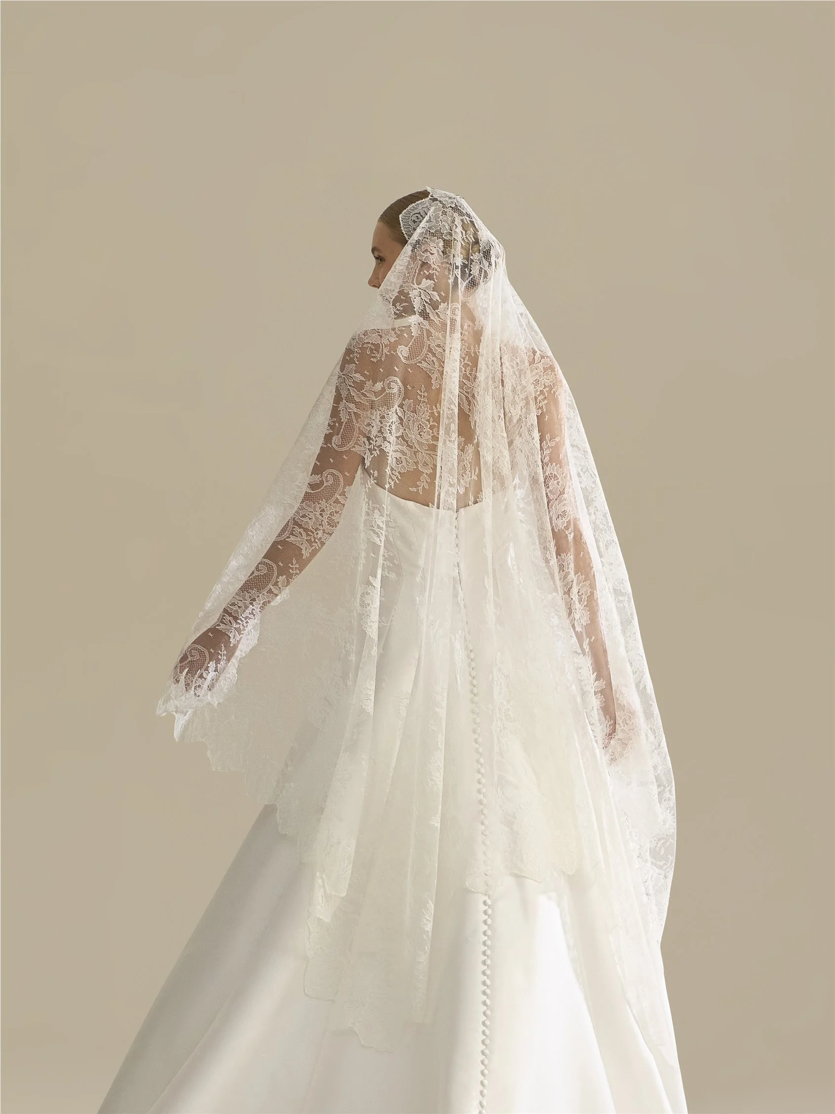 M-LA02 Chantilly veil 2 M-LA02 Chantilly veil