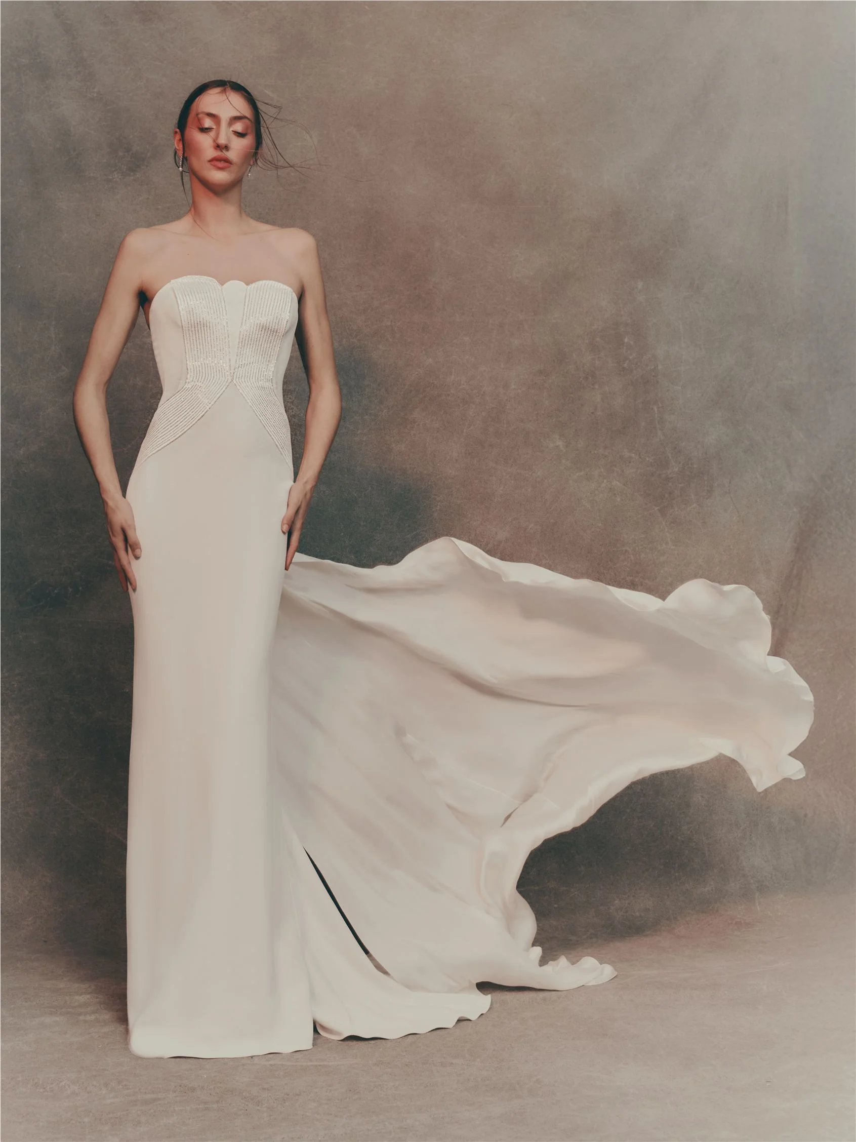 ELPIDIA Mermaid dress with strapless neckline. 1 ELPIDIA Mermaid dress with strapless neckline.