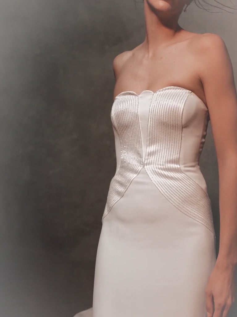 ELPIDIA Mermaid dress with strapless neckline. 4 ELPIDIA Mermaid dress with strapless neckline.