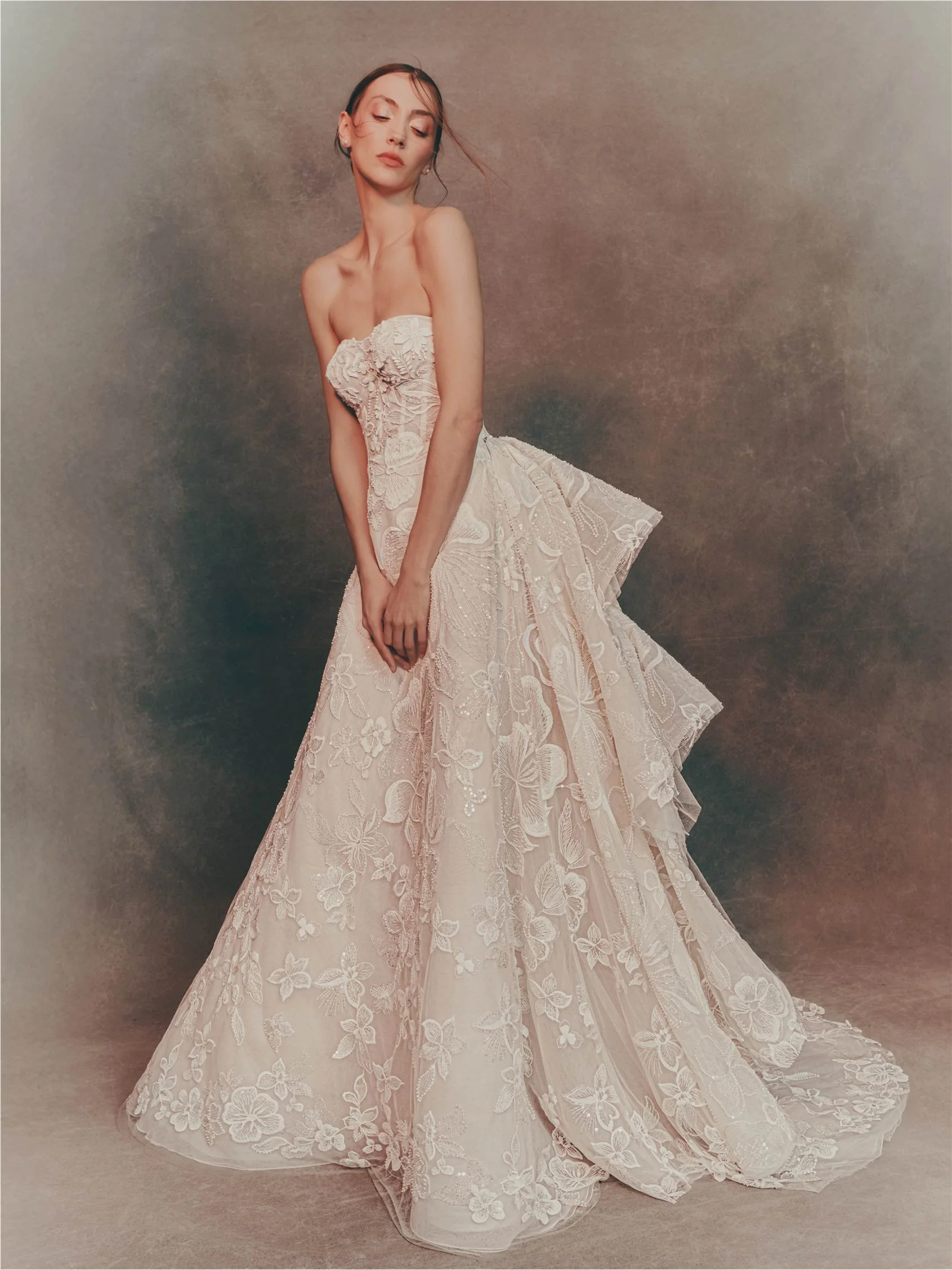CALILA Princess dress with strapless neckline.