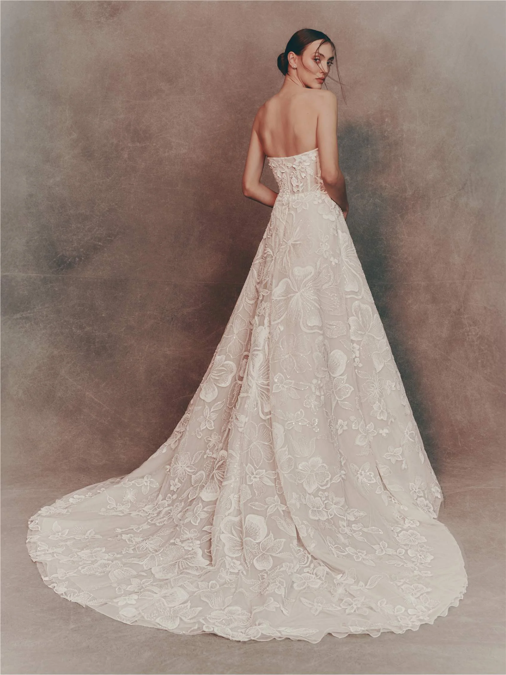 CALILA Princess dress with strapless neckline.