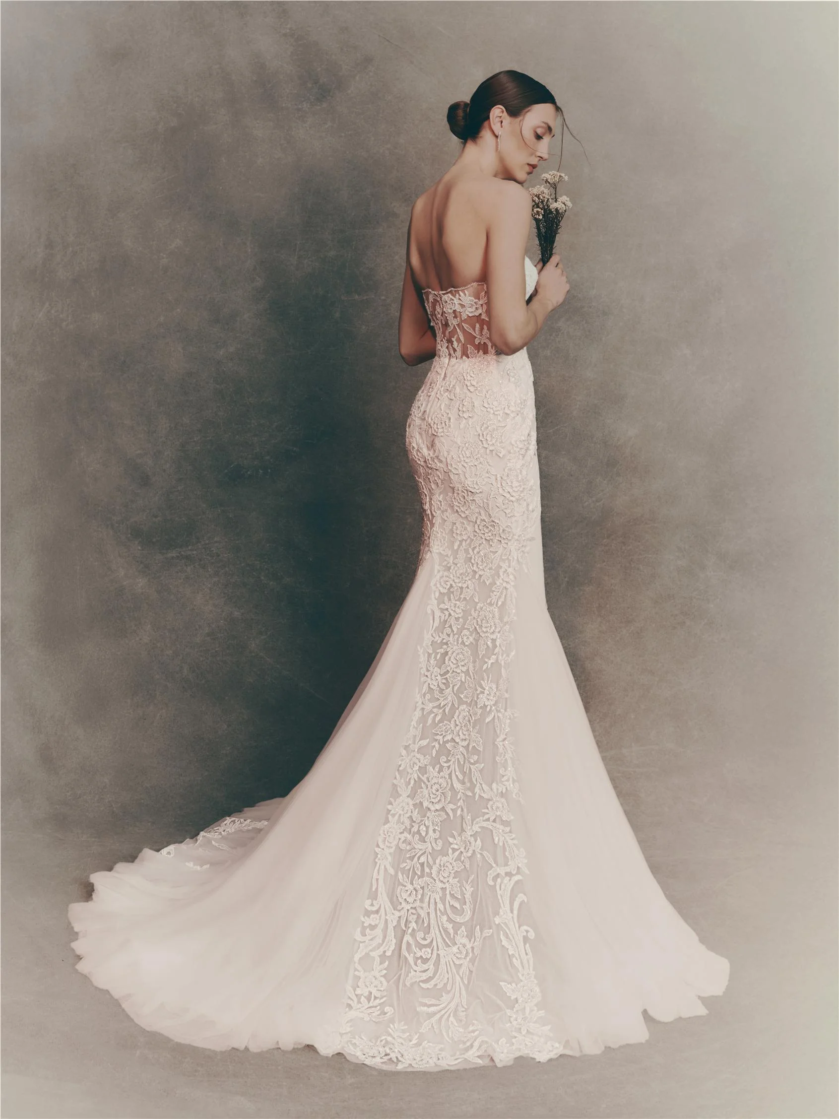 OGNES Mermaid dress with sweetheart neckline. 2 OGNES Mermaid dress with sweetheart neckline.