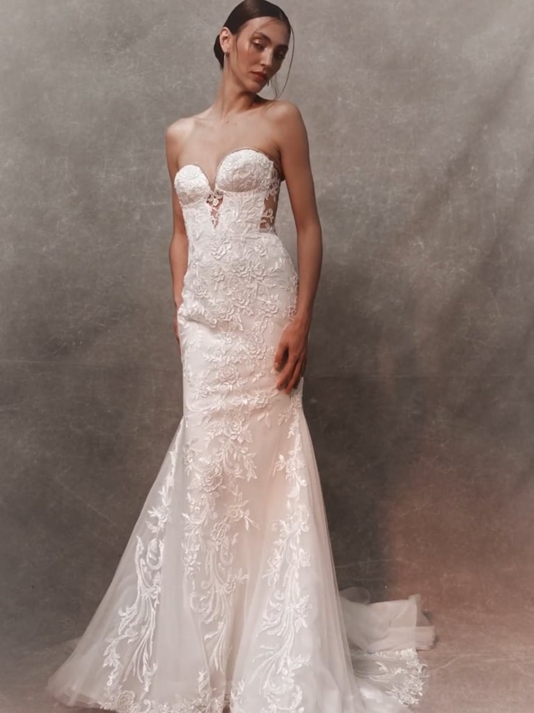 OGNES Mermaid dress with sweetheart neckline. 4 OGNES Mermaid dress with sweetheart neckline.