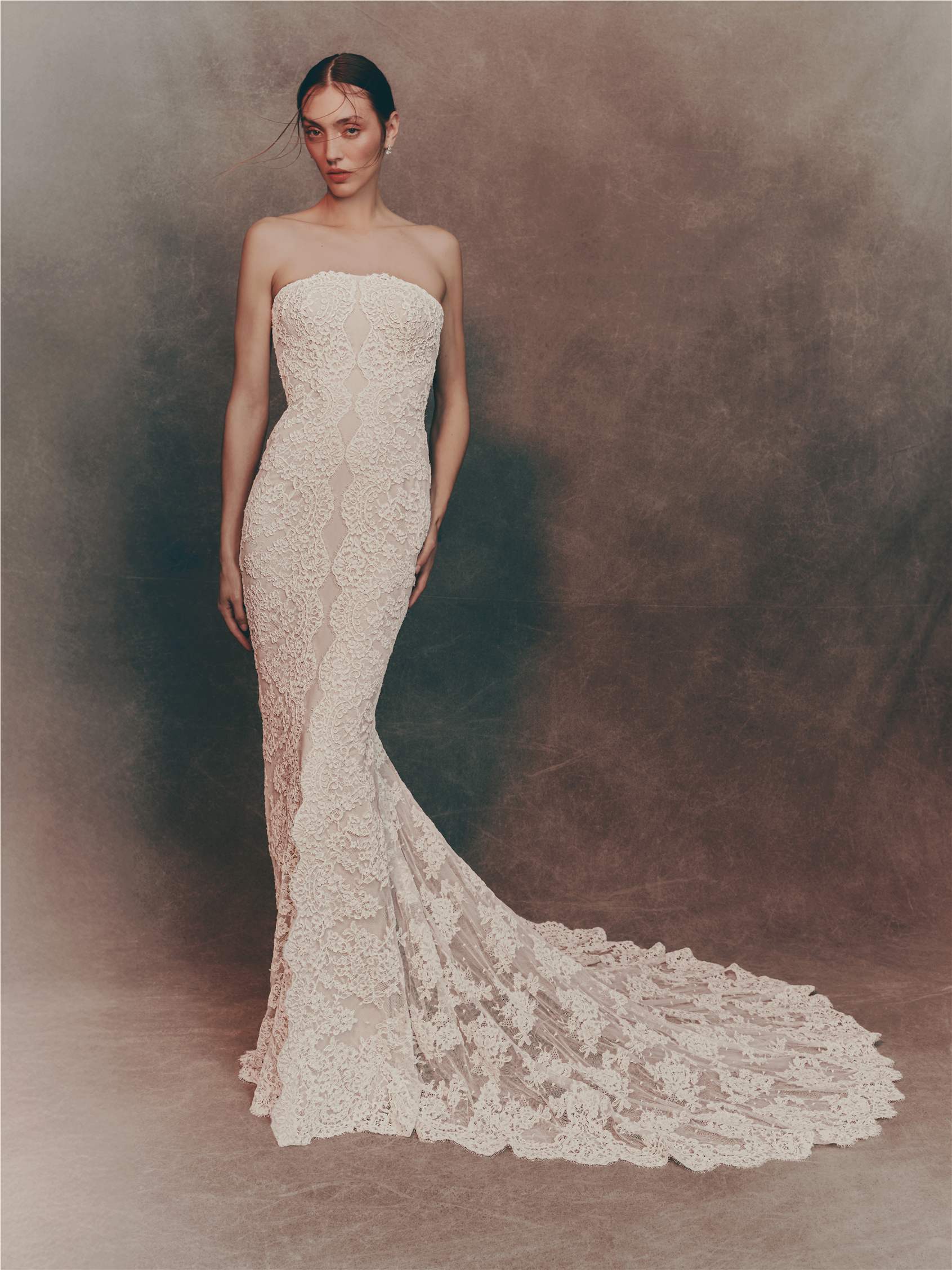 LACILA Princess dress with strapless neckline.