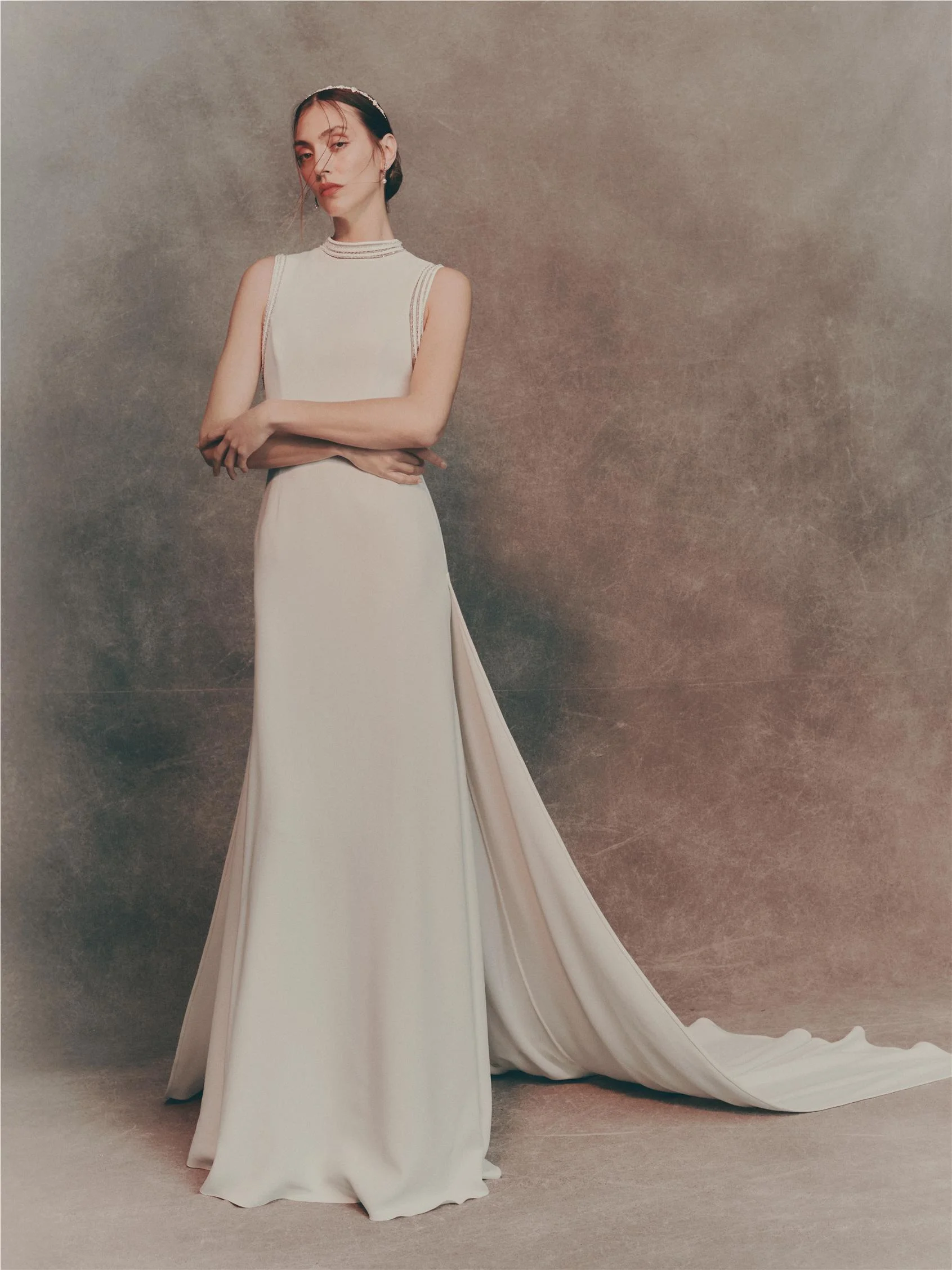 THINDY A-line dress with high neck.