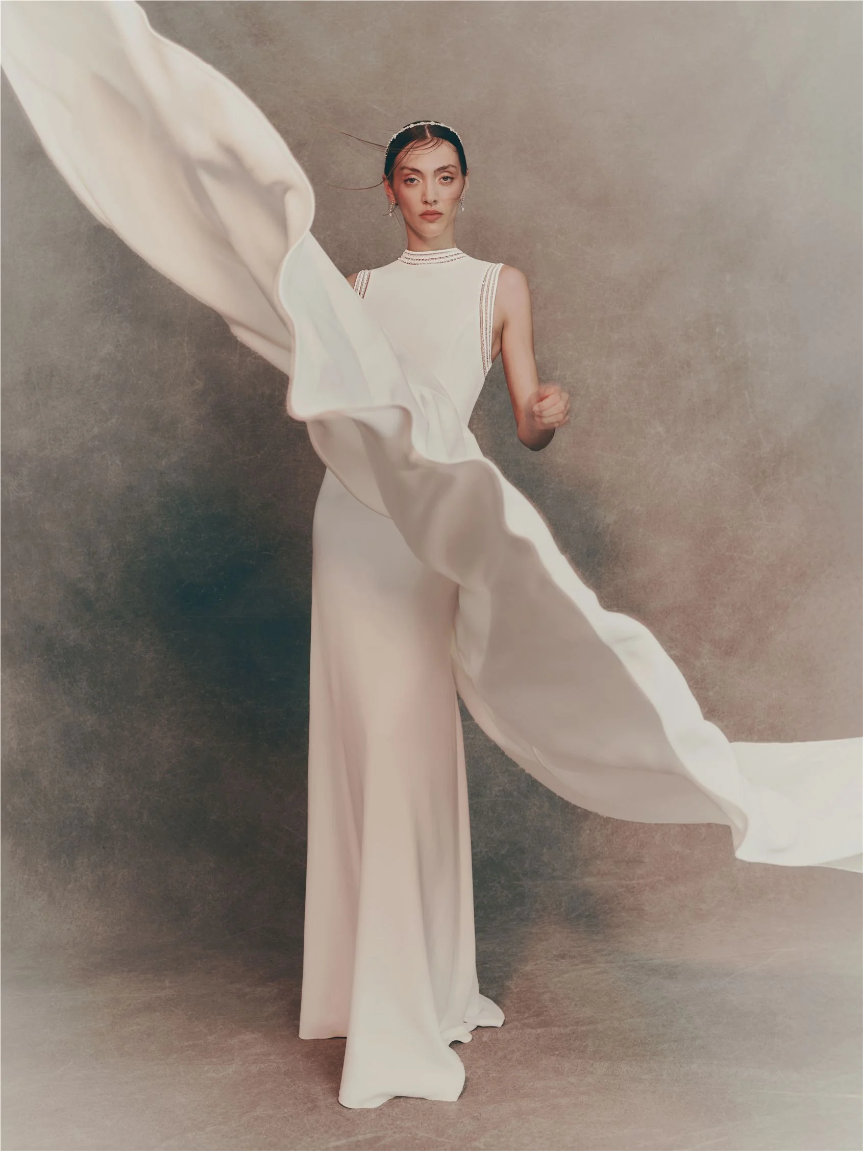 THINDY A-line dress with high neck.