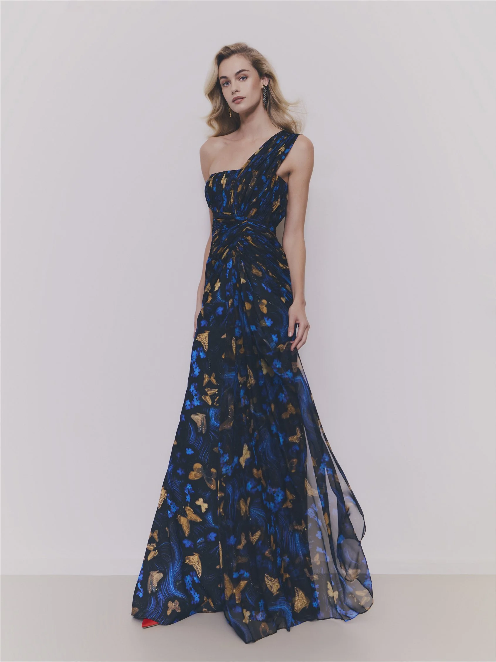 CHIKA Column dress with strapless neckline