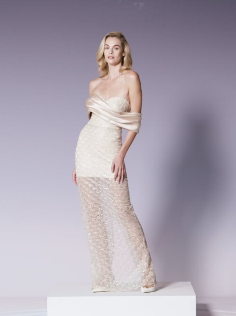 HANAPA Column dress with sweetheart neckline, short sleeves and open back 4 HANAPA Column dress with sweetheart neckline, short sleeves and open back
