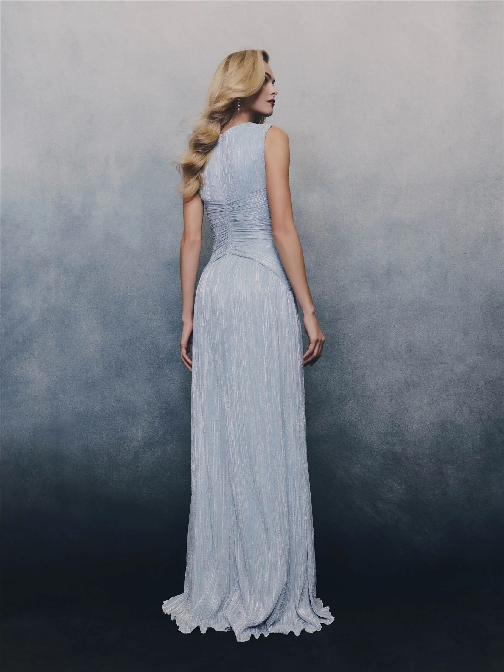 MINATO A-line dress with V-neckline