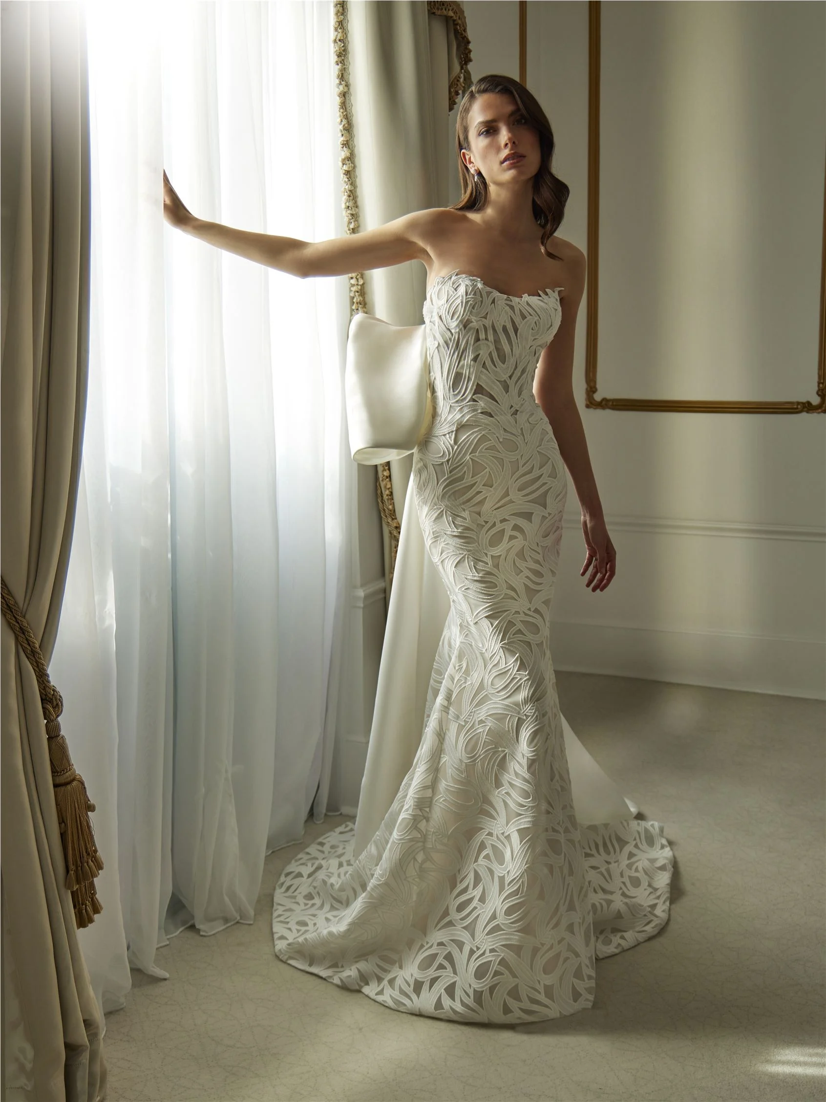DELIADES Lace mermaid gown with detachable mikado train