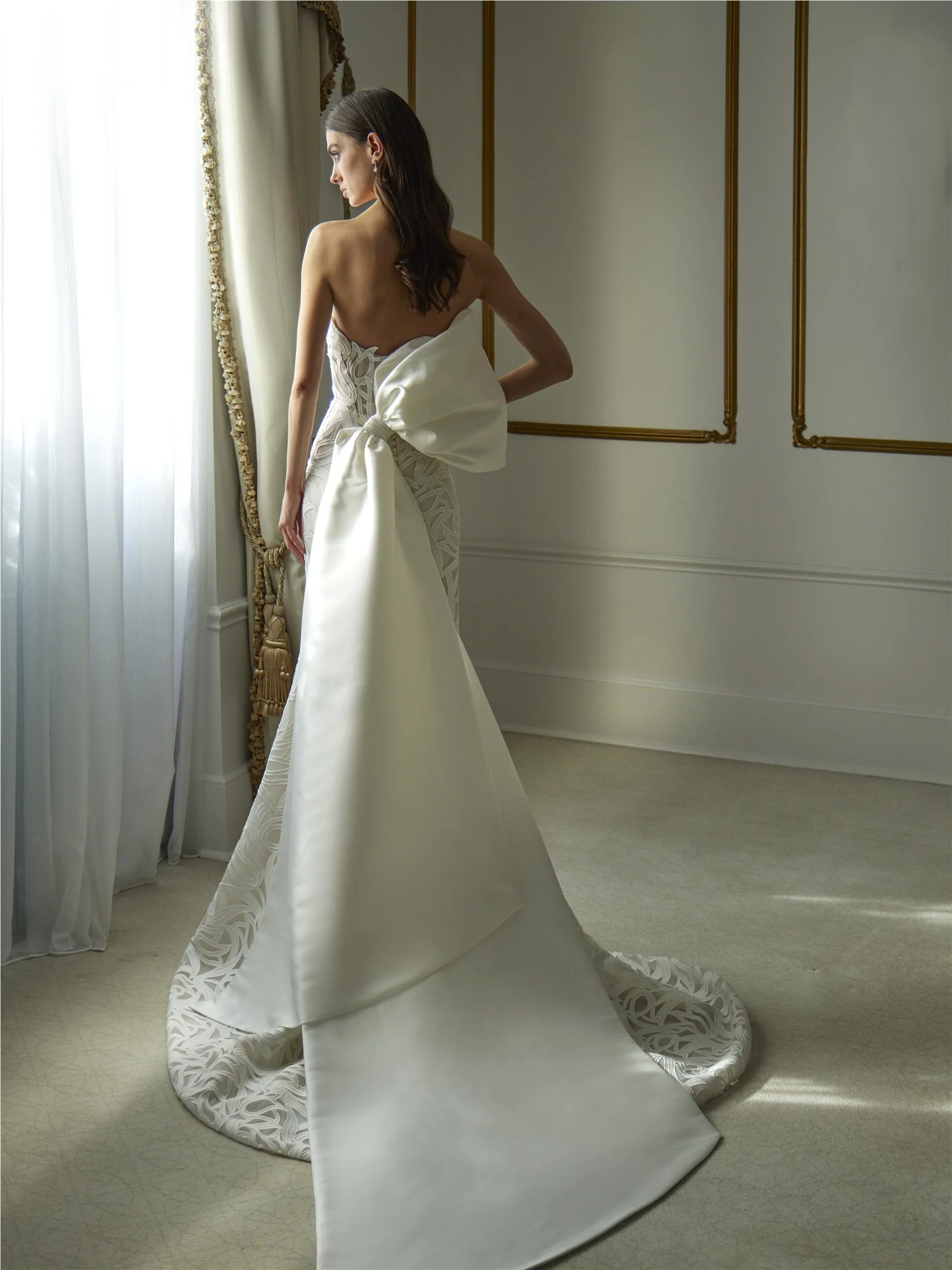 DELIADES Lace mermaid gown with detachable mikado train