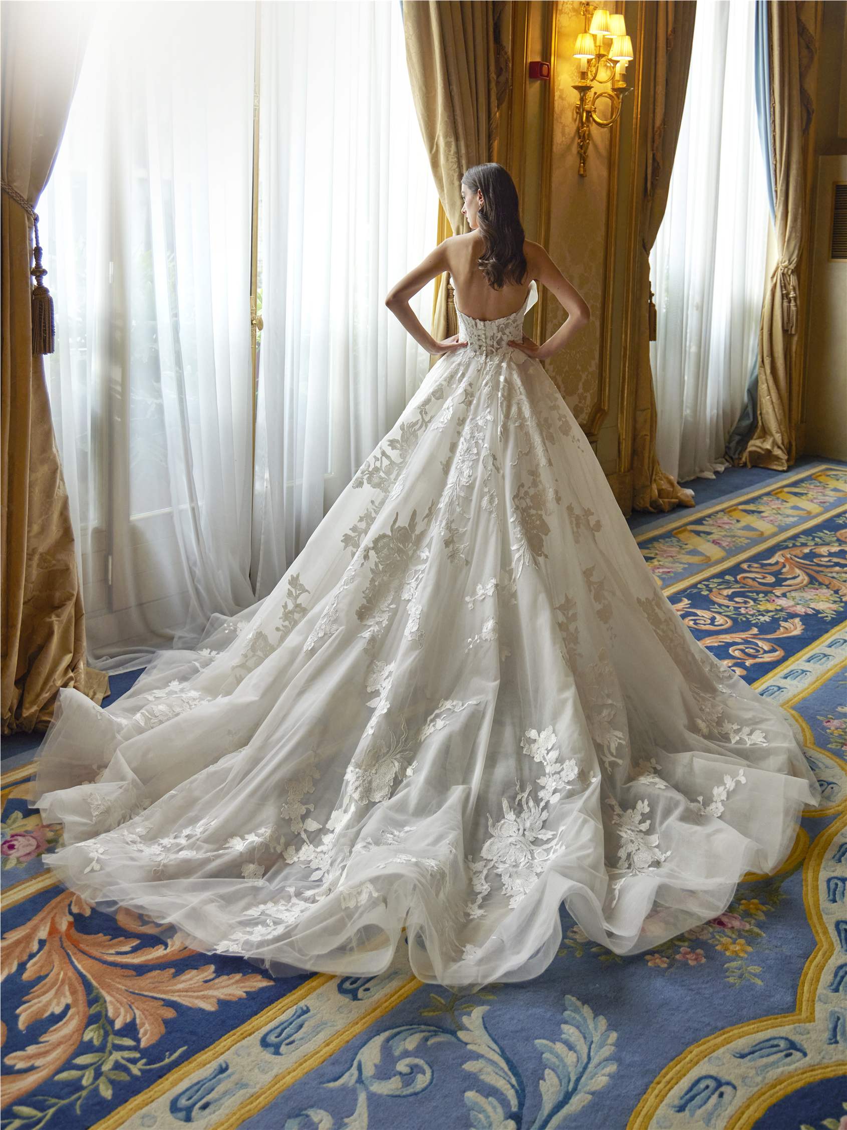 MEROPE Princess gown in tulle with sweetheart neckline and detachable sleeves 2 MEROPE Princess gown in tulle with sweetheart neckline and detachable sleeves