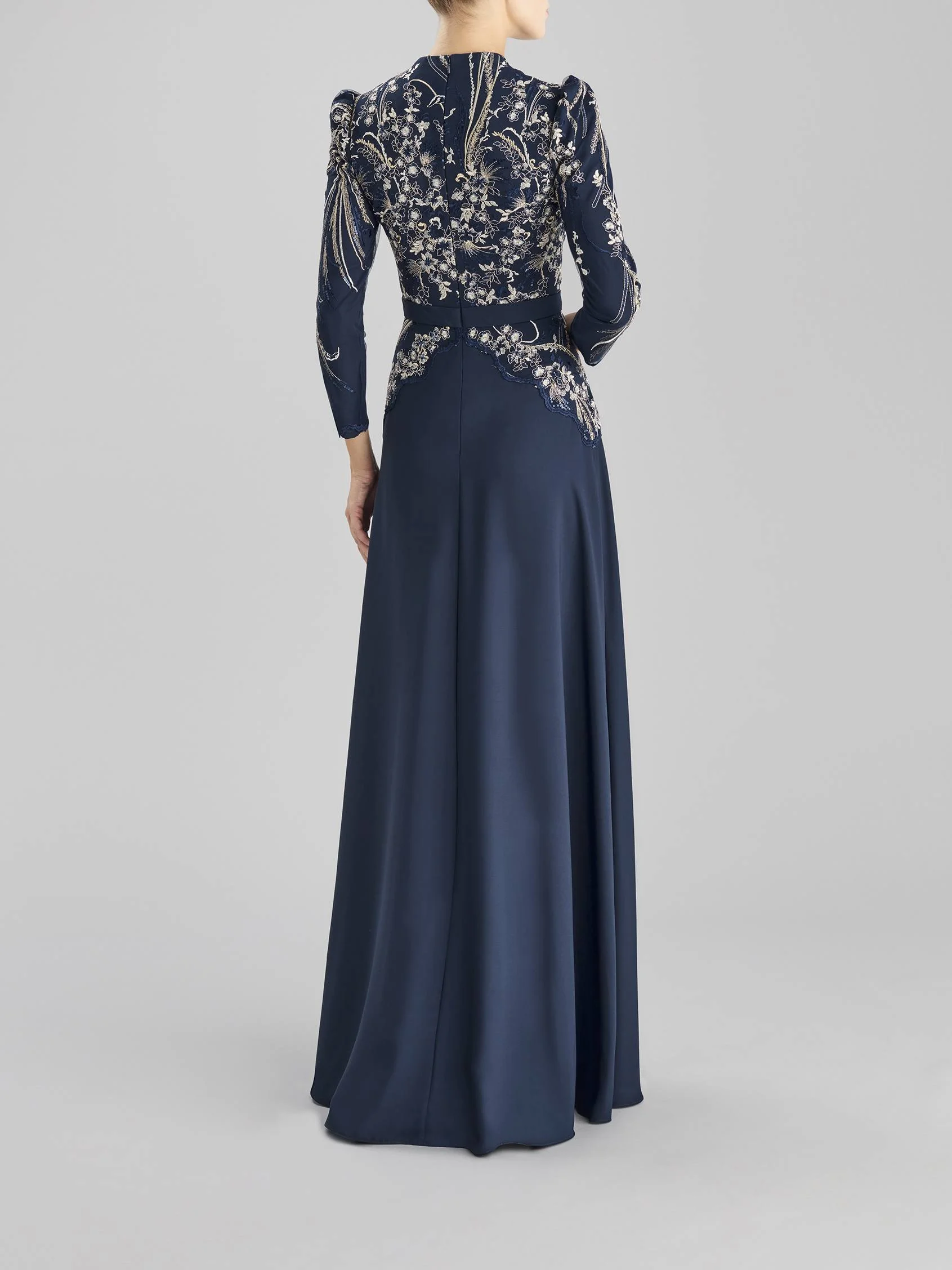 LACE 2315 A-line party dress with V-neck and three-quarter sleeves