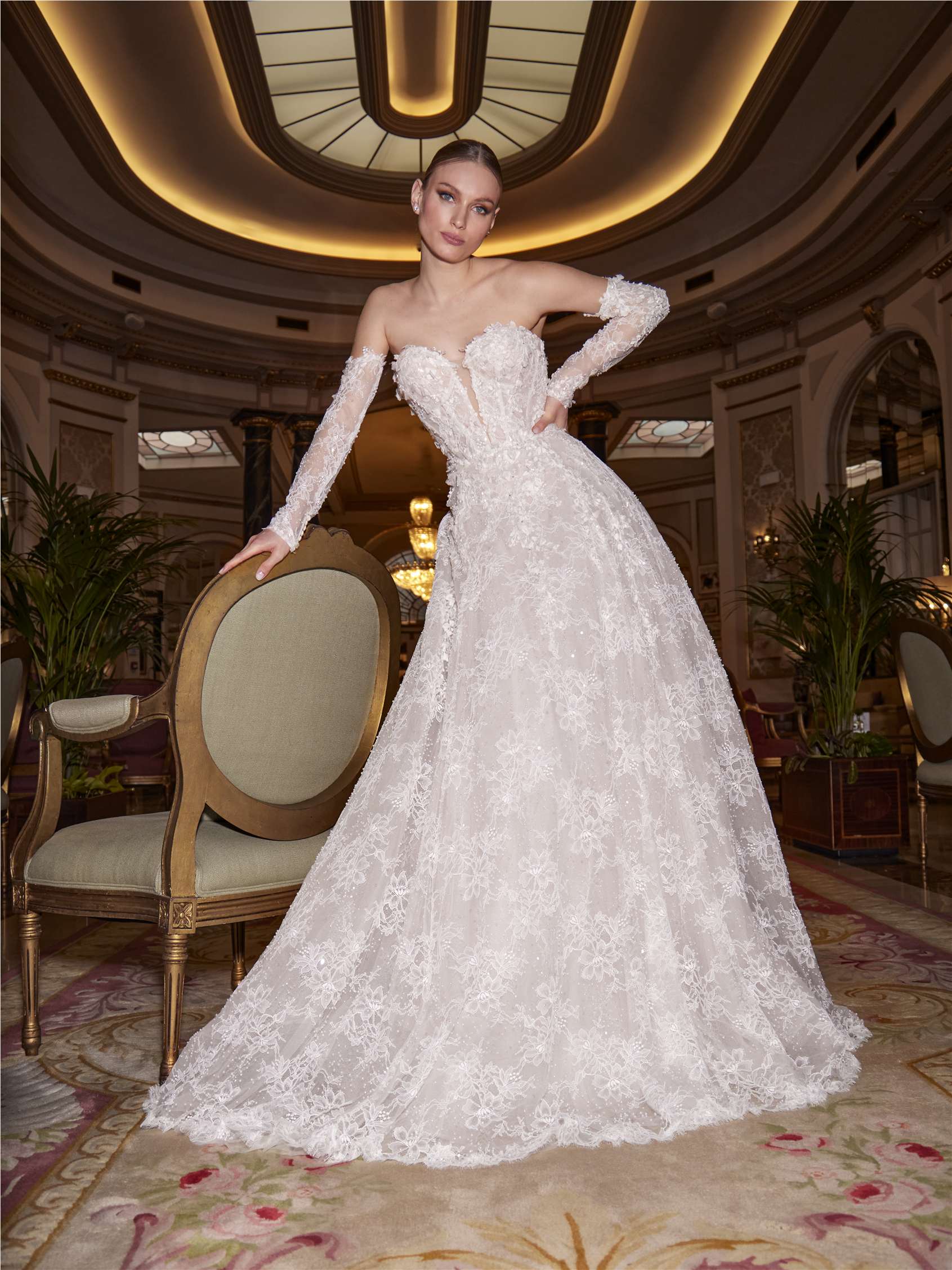 SUFI A-line gown with sweetheart neckline and detachable sleeves