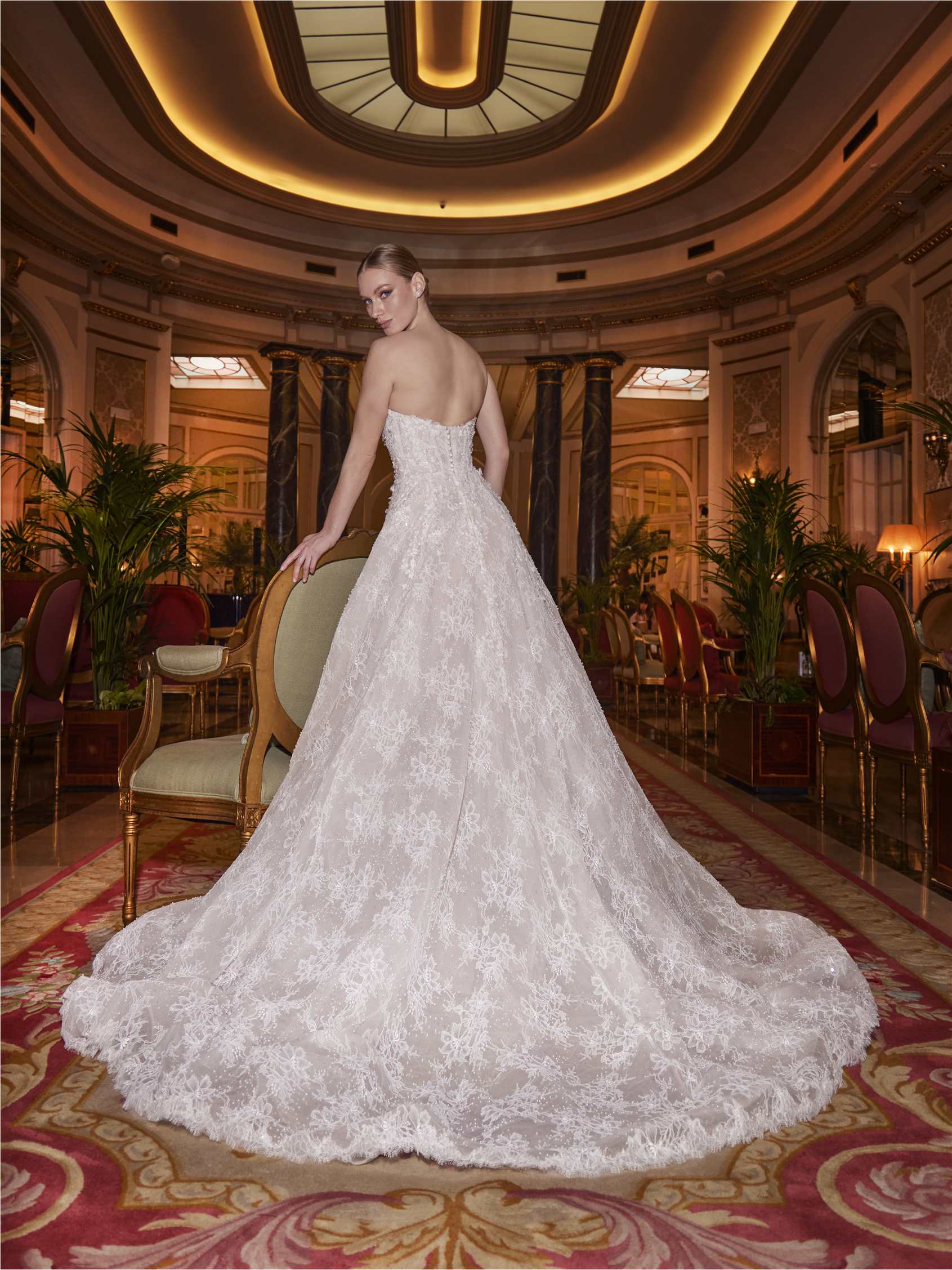 SUFI A-line gown with sweetheart neckline and detachable sleeves