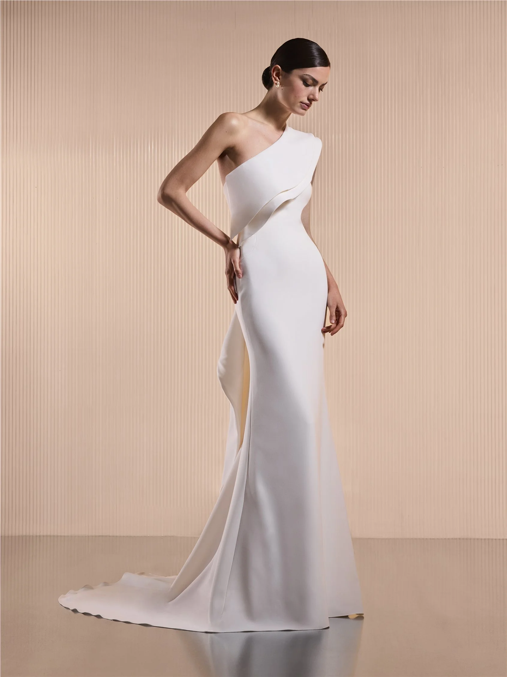 COSTRUCTA Minimalist one-shoulder crepe mermaid gown 1 COSTRUCTA Minimalist one-shoulder crepe mermaid gown