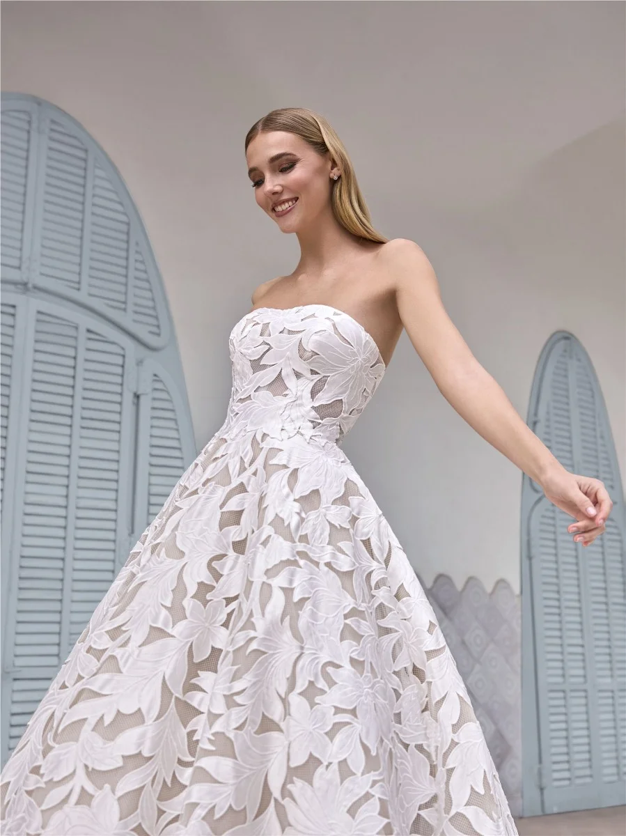 BEATRIU Strapless princess dress in floral lace 3 BEATRIU Strapless princess dress in floral lace