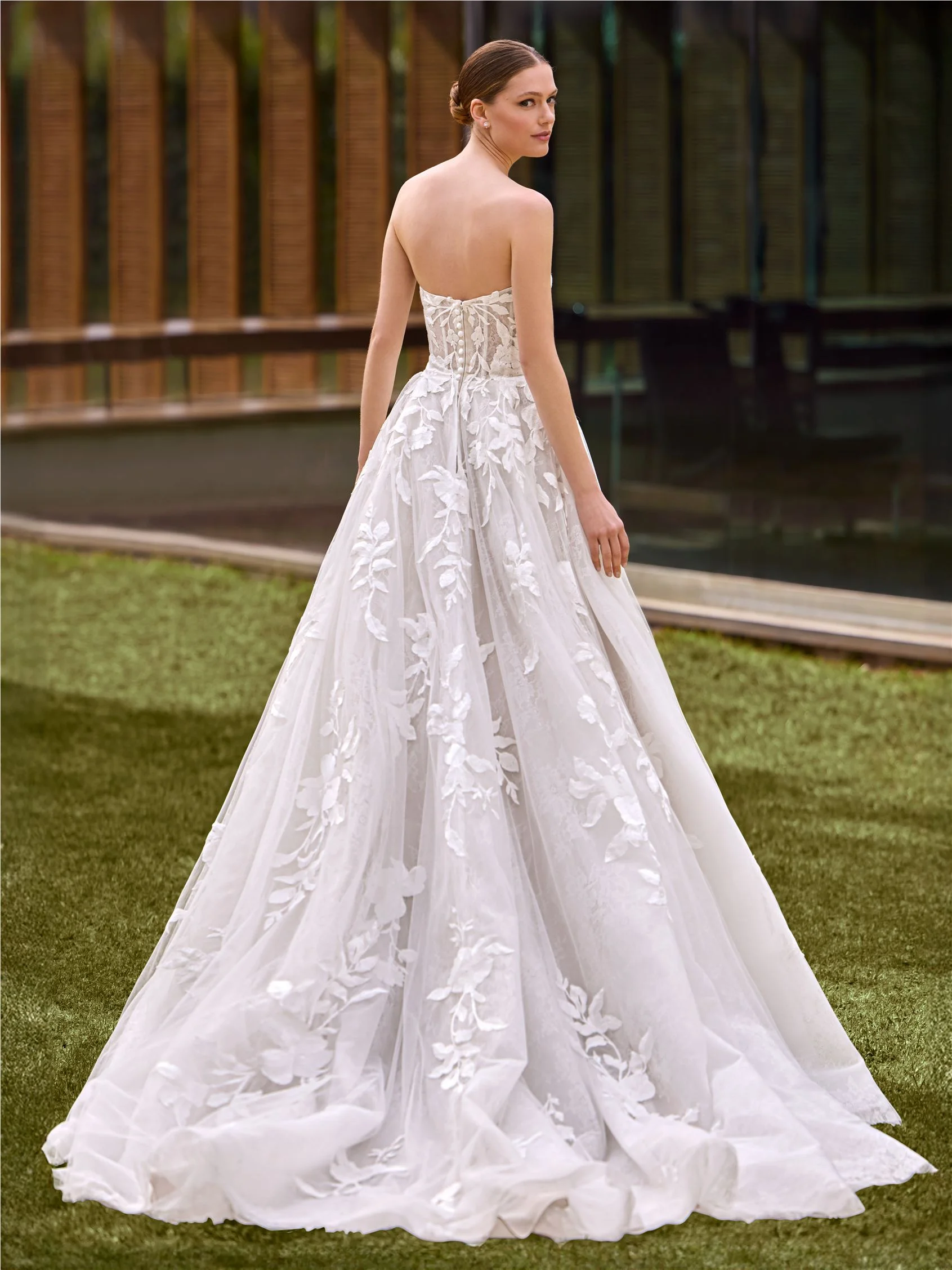 SIBILA Princess dress with sweetheart neckline 2 SIBILA Princess dress with sweetheart neckline