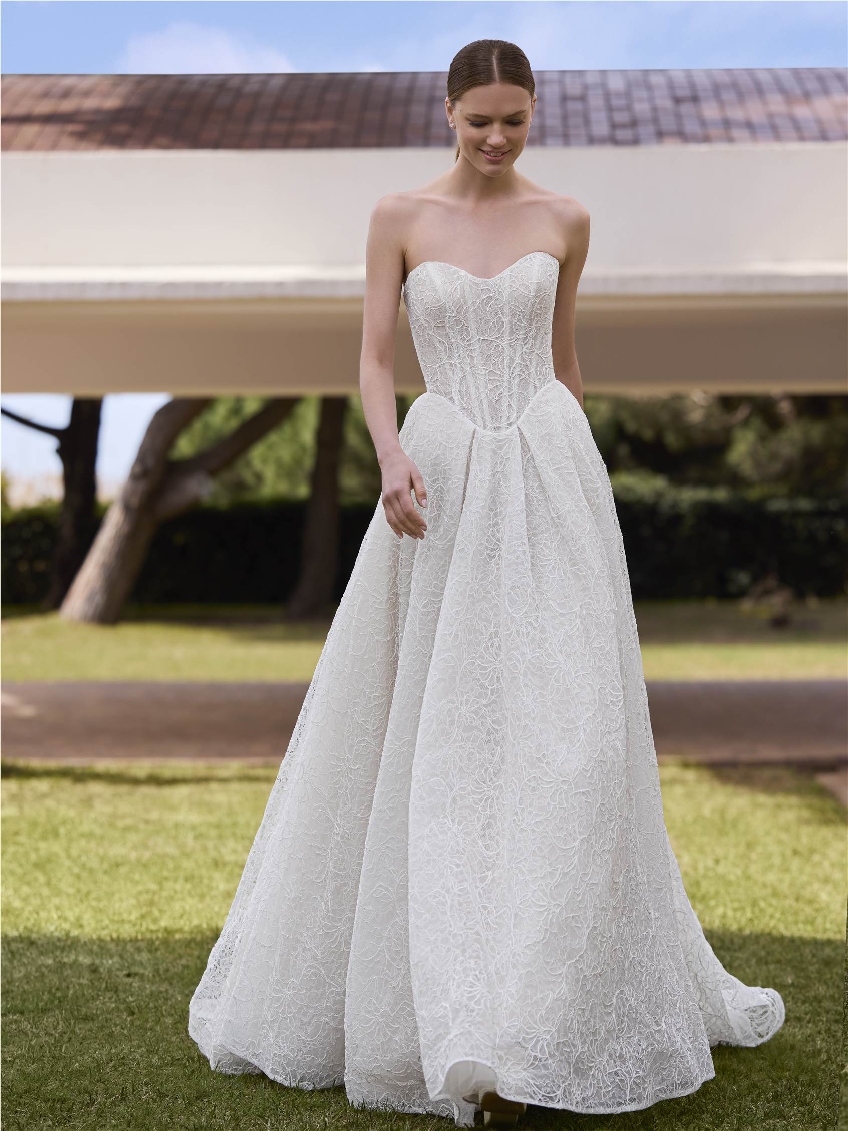 ASSOU A-line dress with sweetheart neckline