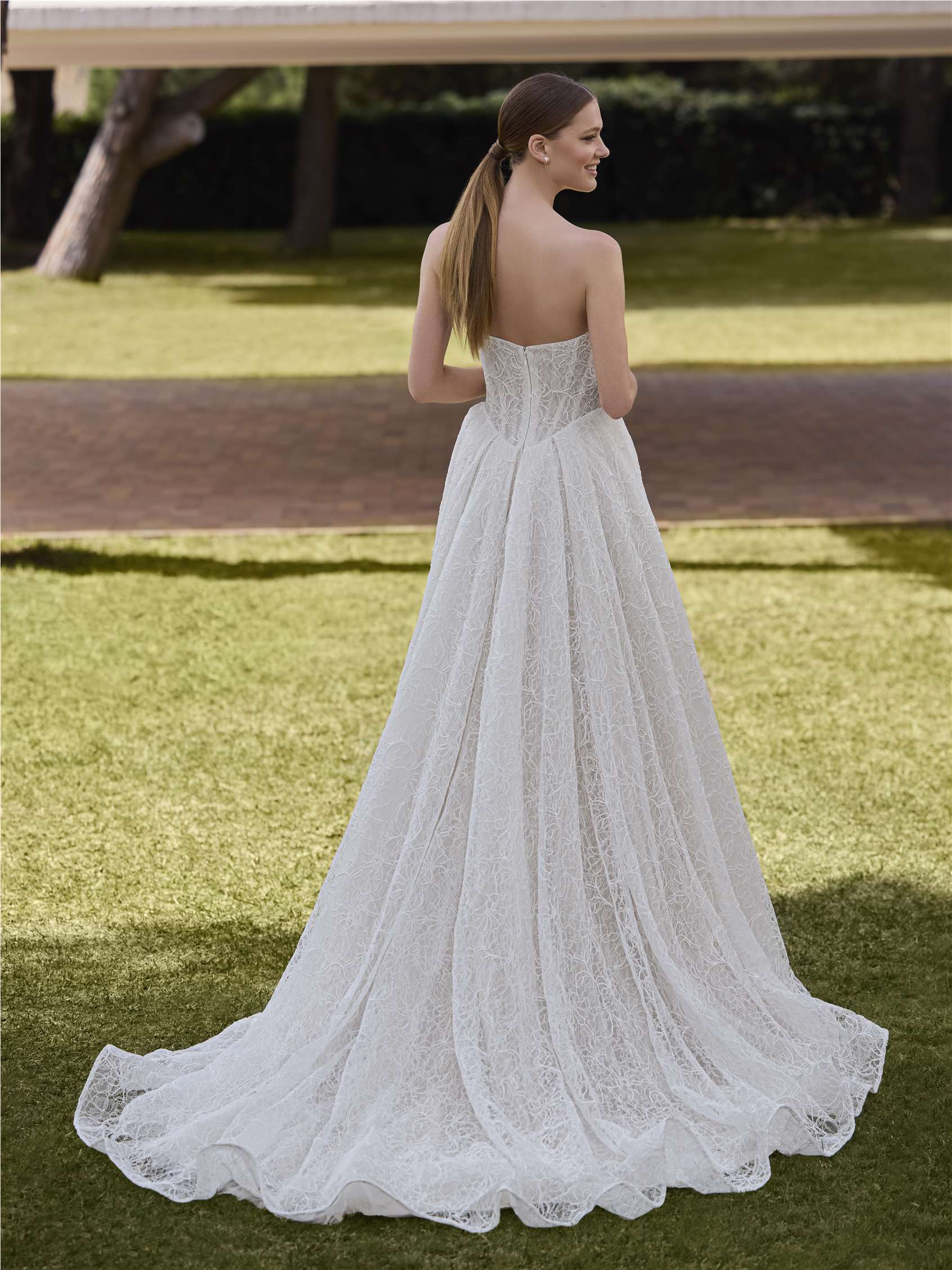 ASSOU A-line dress with sweetheart neckline