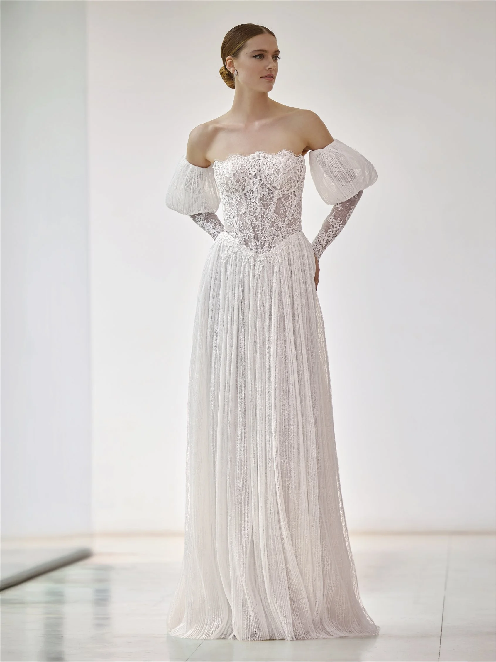 LIEKE Strapless A-line dress with detachable sleeves