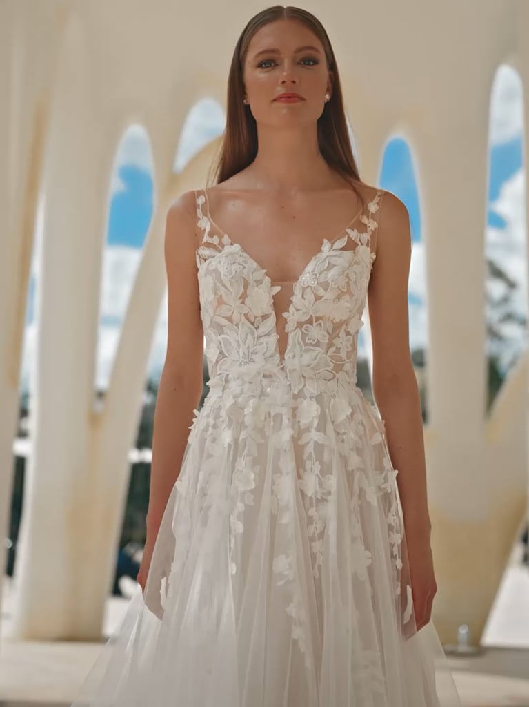 YEOH A-line dress with V-neckline and V-back