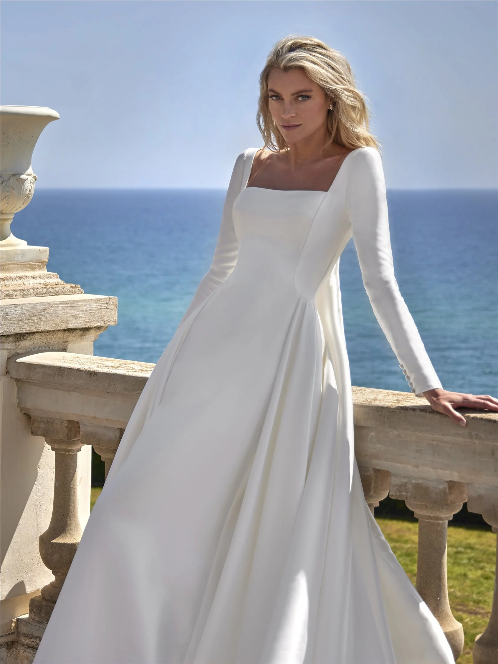 DRAVOR A-line dress with square neckline and detachable cape 6 DRAVOR A-line dress with square neckline and detachable cape