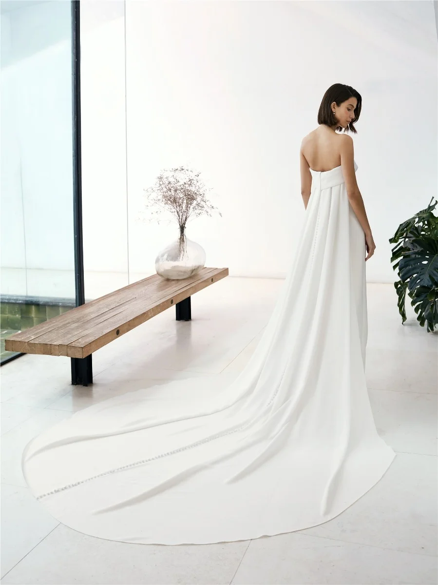YUVAL Strapless column dress with detachable train 2 YUVAL Strapless column dress with detachable train