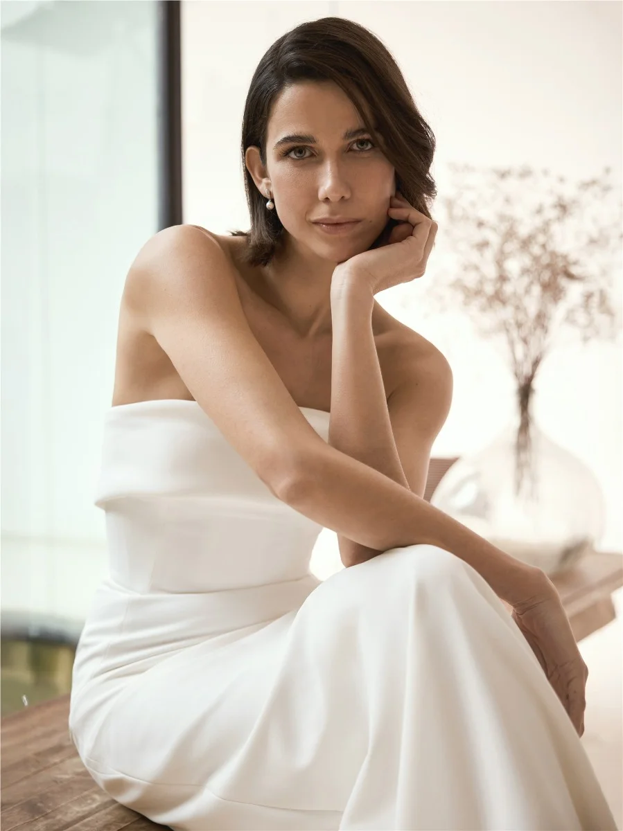 YUVAL Strapless column dress with detachable train 7 YUVAL Strapless column dress with detachable train