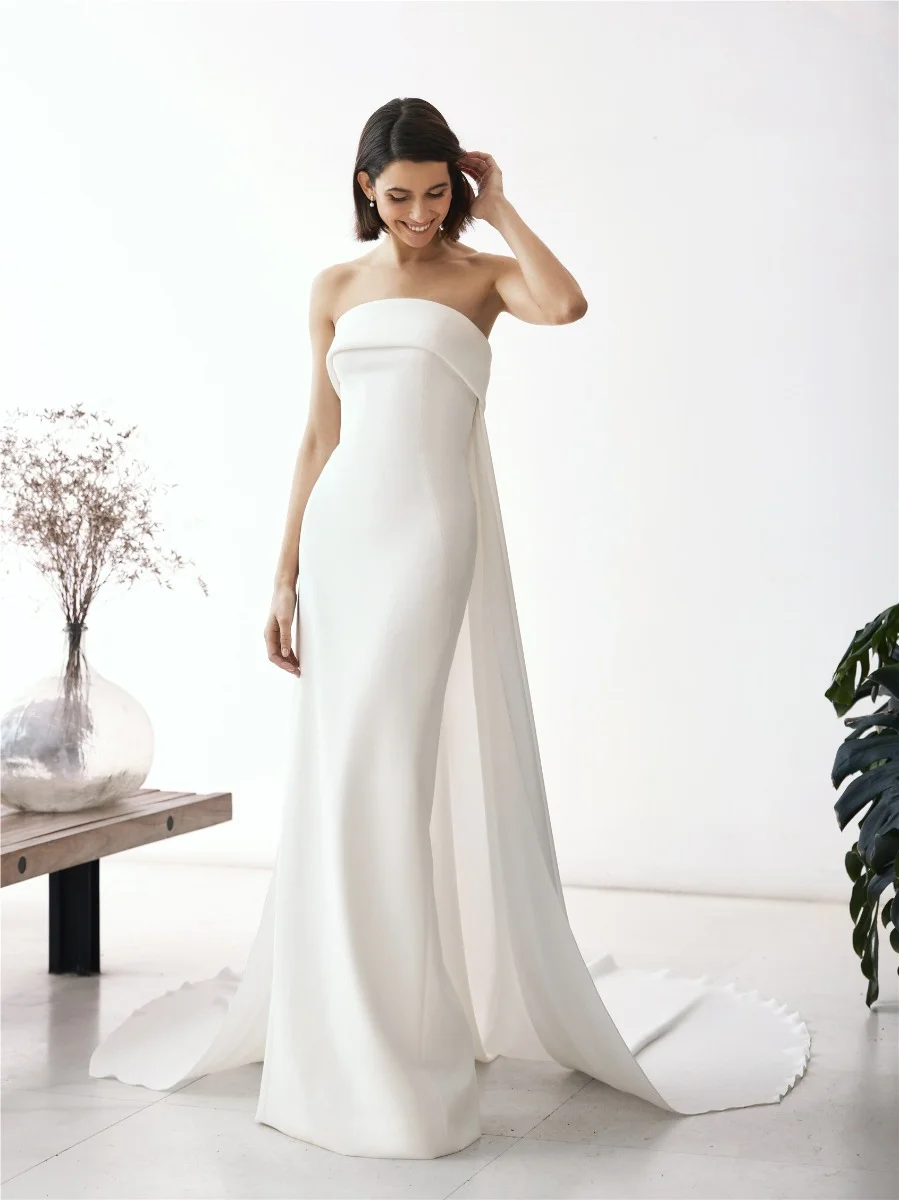 YUVAL Strapless column dress with detachable train 8 YUVAL Strapless column dress with detachable train