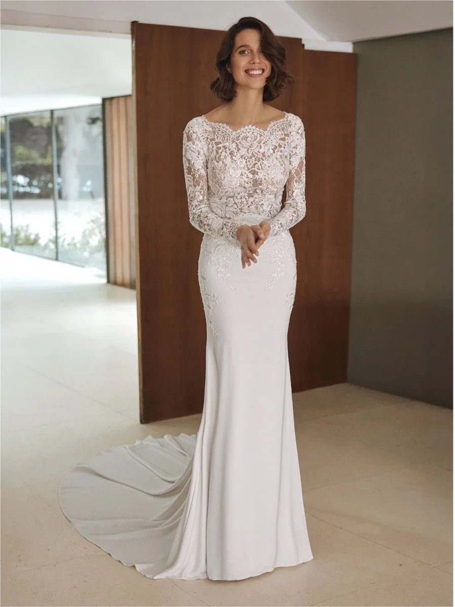 DARYNA Mermaid dress with round neckline, long sleeves