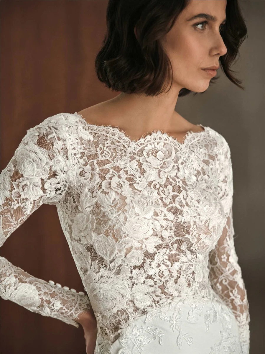 DARYNA Mermaid dress with round neckline, long sleeves