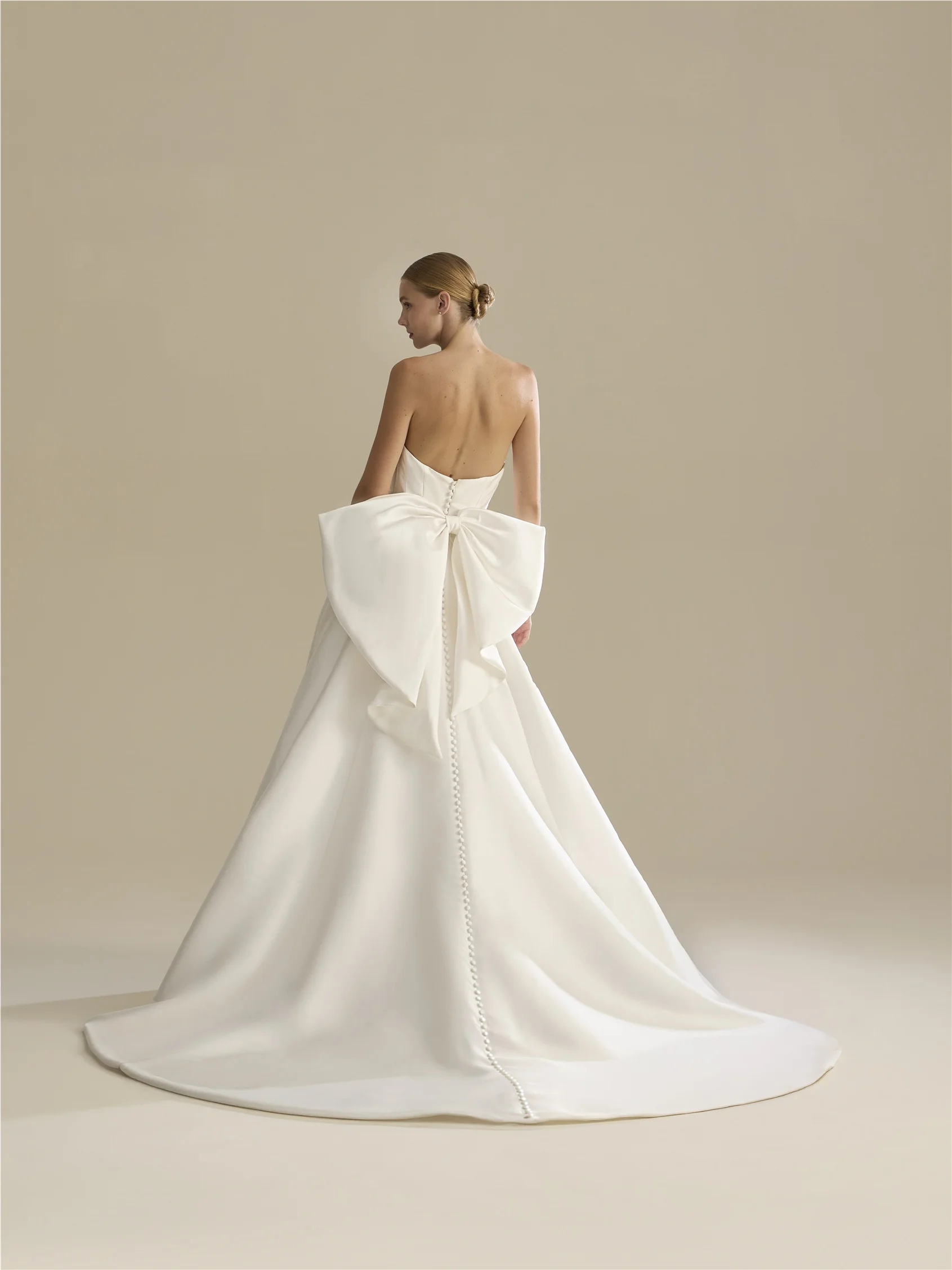 BOW-LA02 Bridal bow made of soft Mikado 1 BOW-LA02 Bridal bow made of soft Mikado