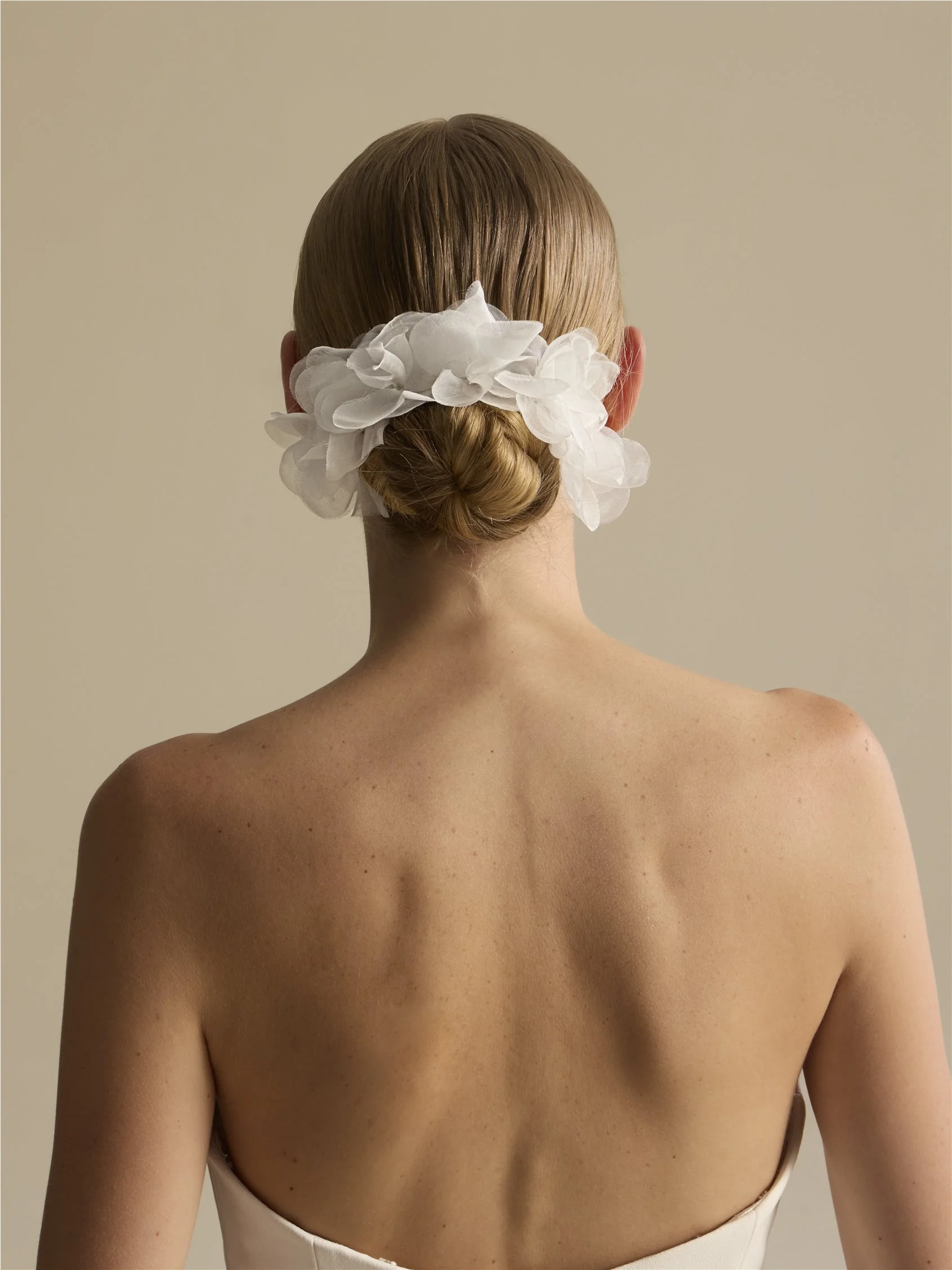 HD-LA74 Bridal headpiece made of organza