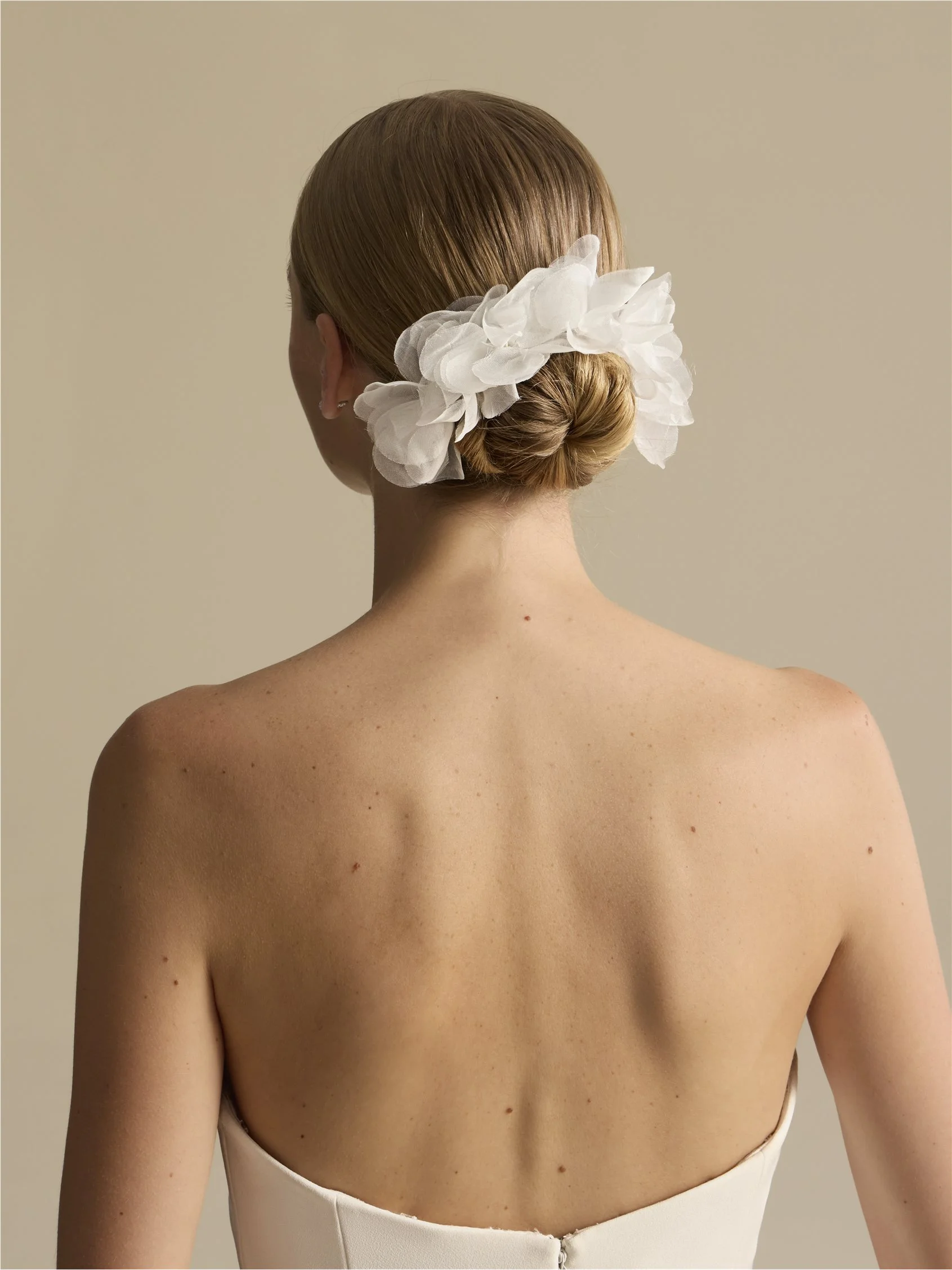 HD-LA74 Bridal headpiece made of organza