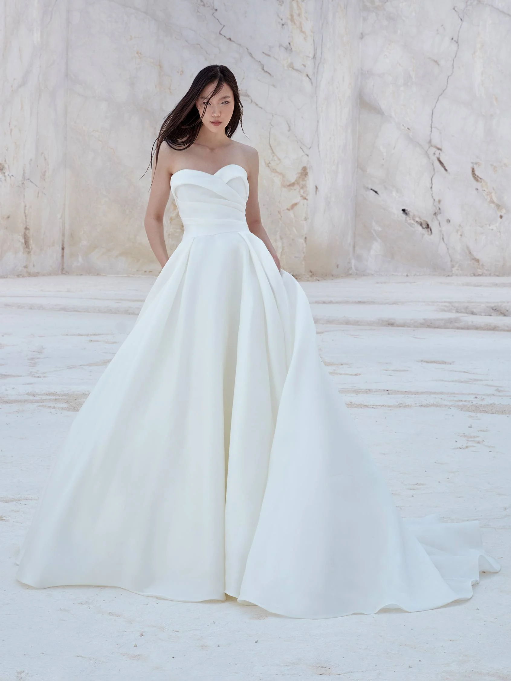 ANTONELLA Princess dress with sweetheart neckline in organza 1 ANTONELLA Princess dress with sweetheart neckline in organza