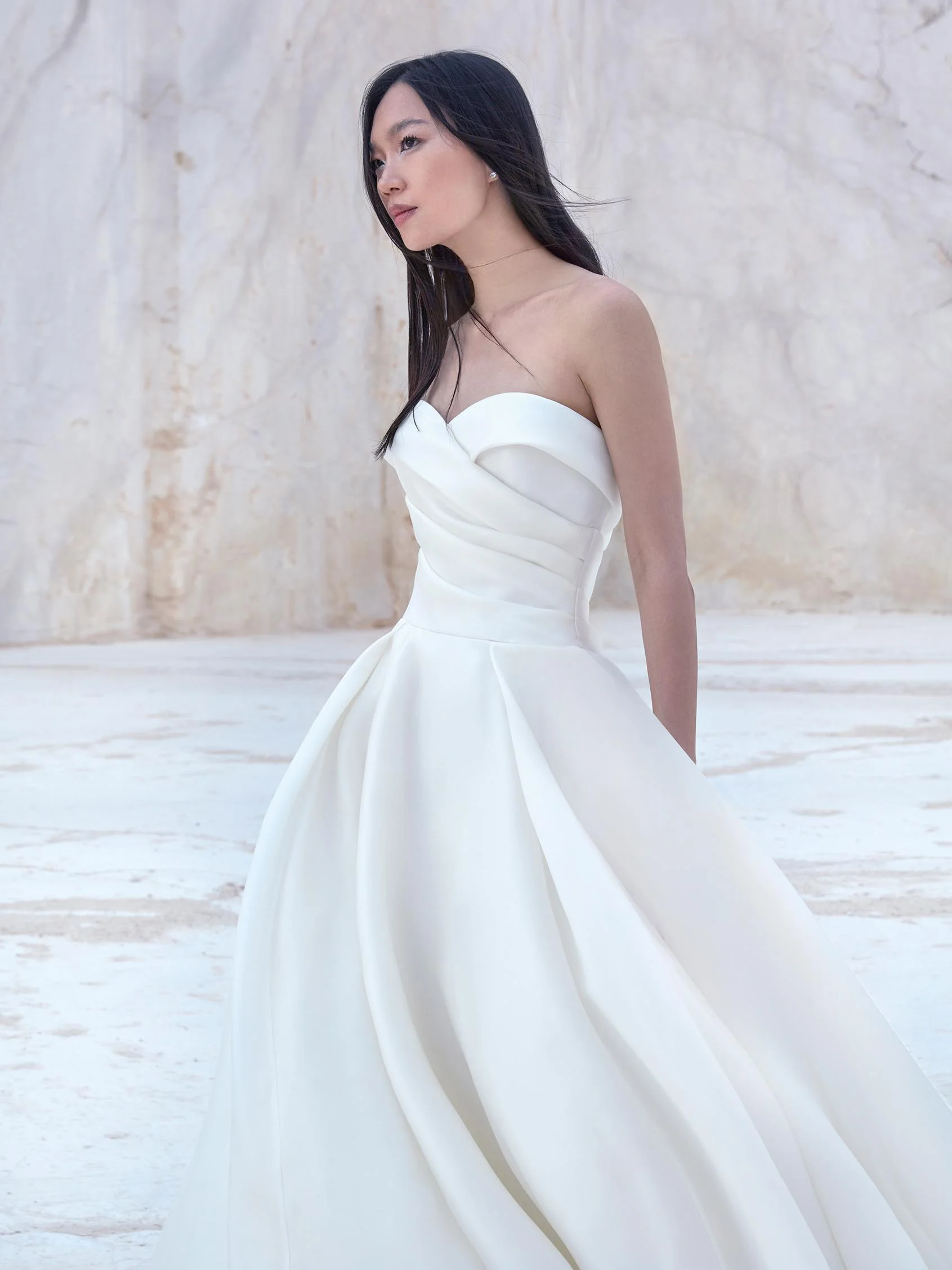 ANTONELLA Princess dress with sweetheart neckline in organza 3 ANTONELLA Princess dress with sweetheart neckline in organza