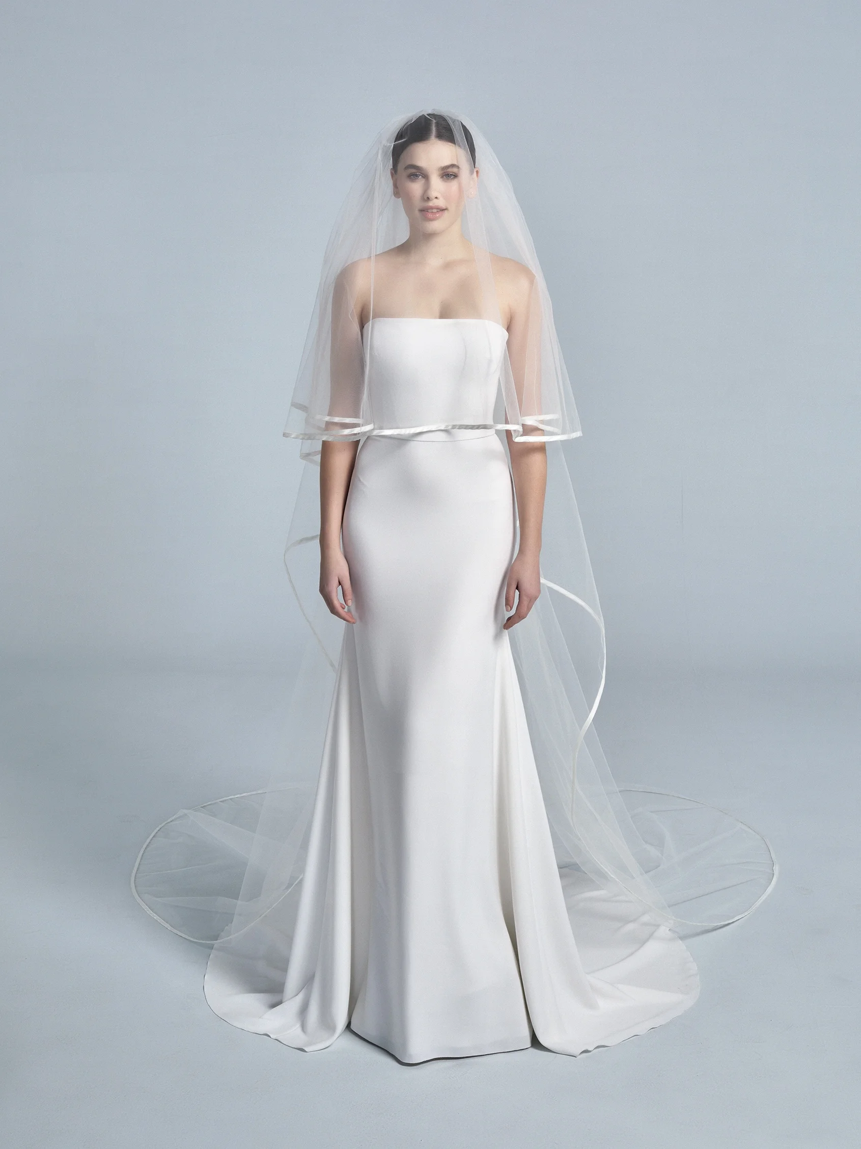 V-3355 Tulle veil with satin