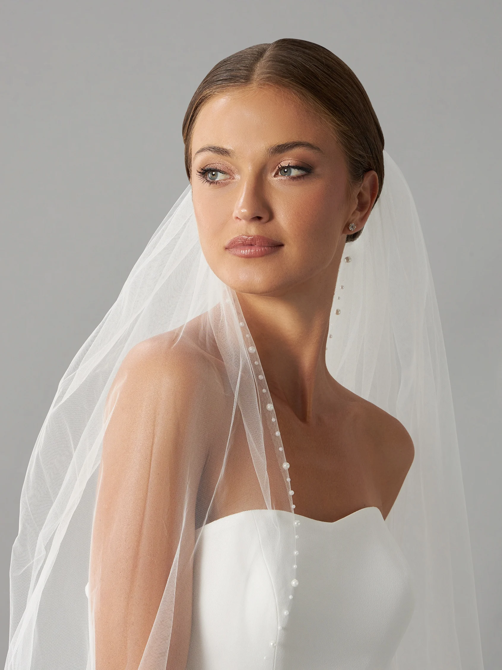 V-2117 Tulle veil with rhinestones 1 V-2117 Tulle veil with rhinestones