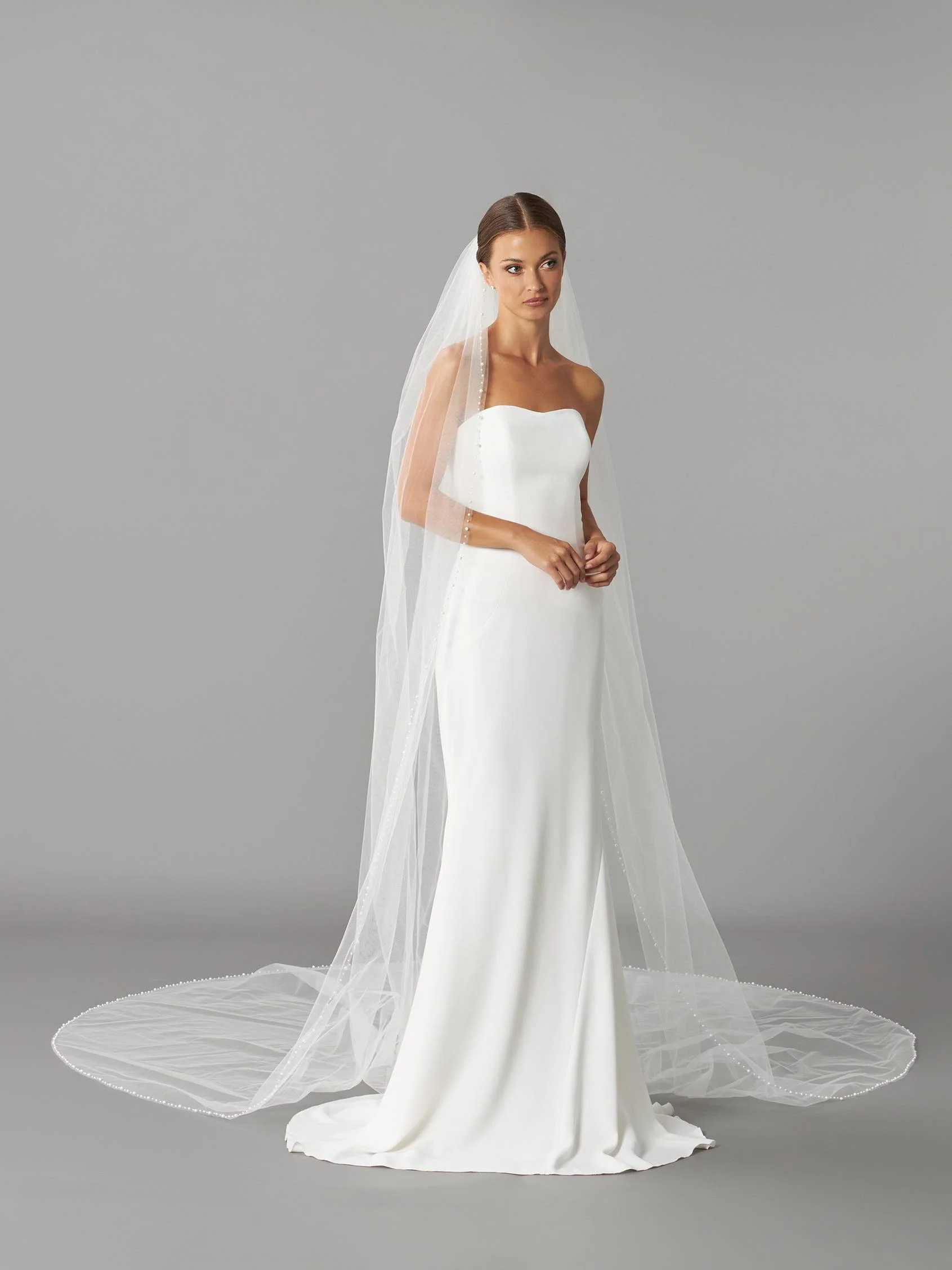 V-2117 Tulle veil with rhinestones 2 V-2117 Tulle veil with rhinestones