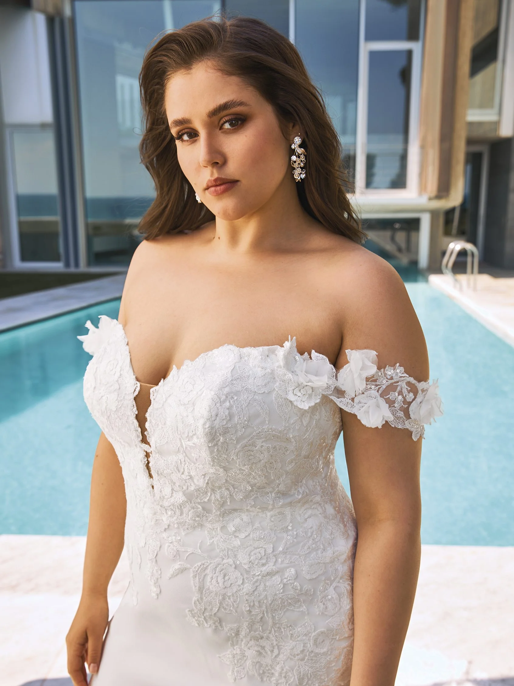 OCTAVIA Mermaid wedding dress with exposed back and sweetheart neckline