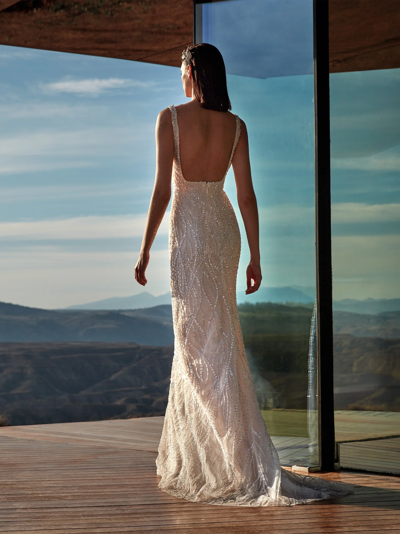 RHODIUM Sheath wedding dress with square neckline